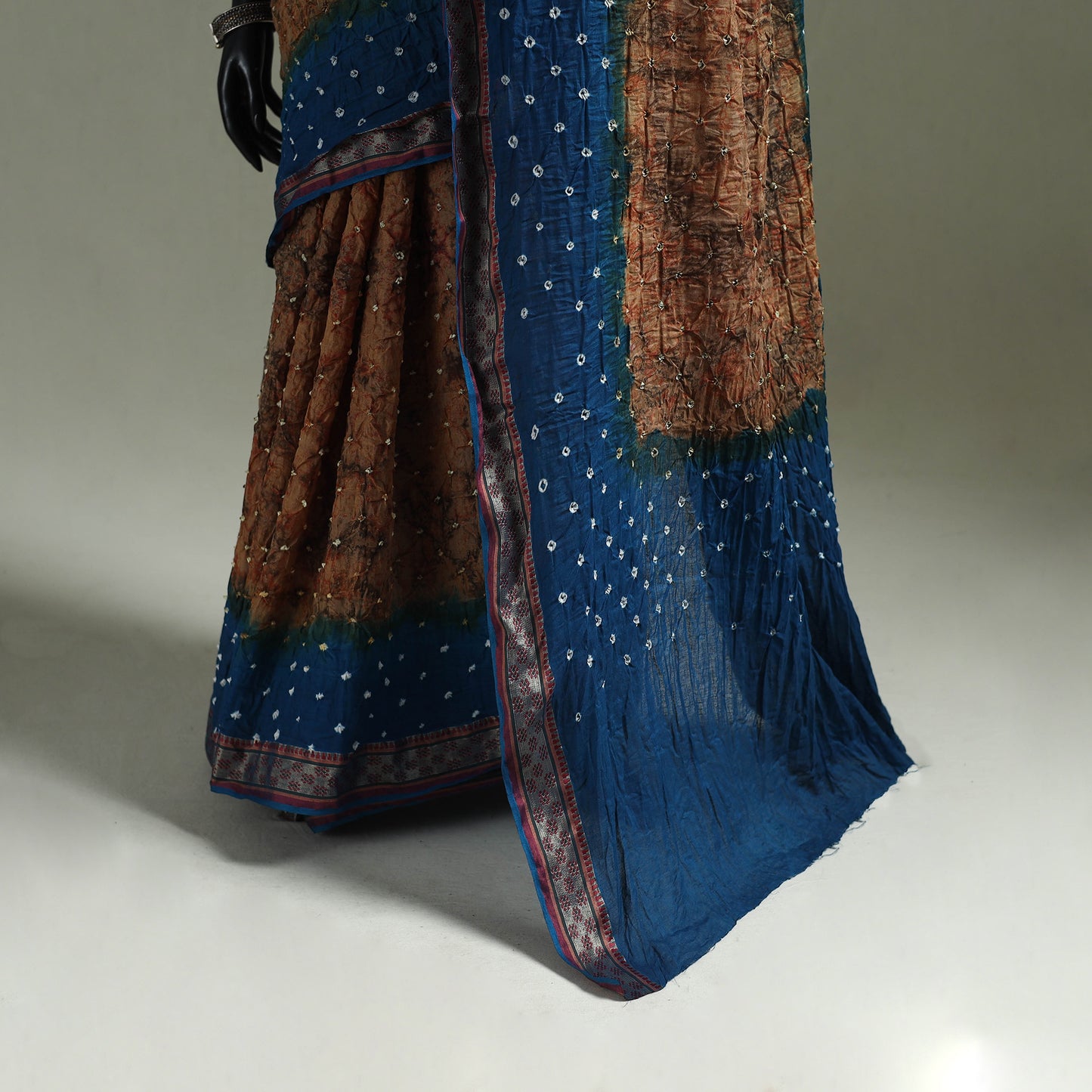 Kutch Tie-Dye Shibori Bandhani Cotton Saree with Blouse Piece 34