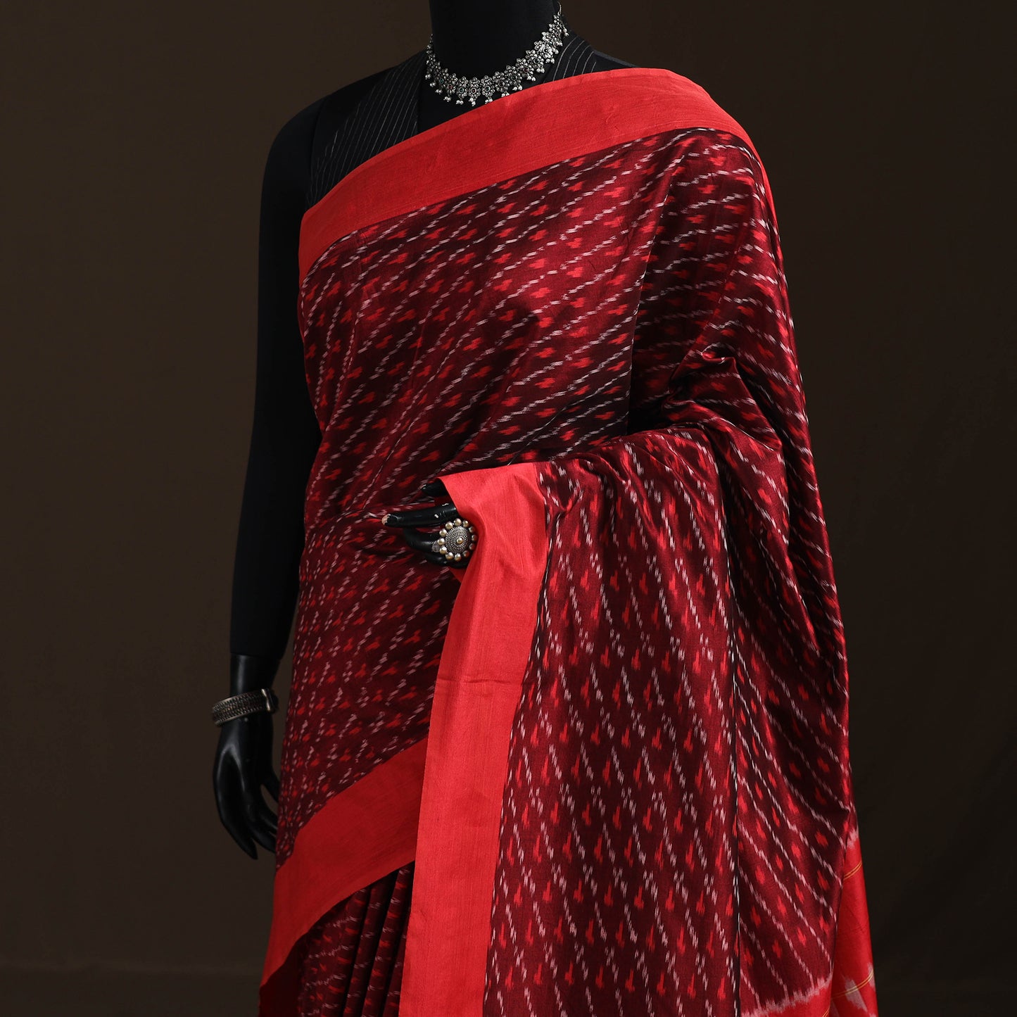 Pochampally Ikat Weave Mercerised Cotton Saree 08