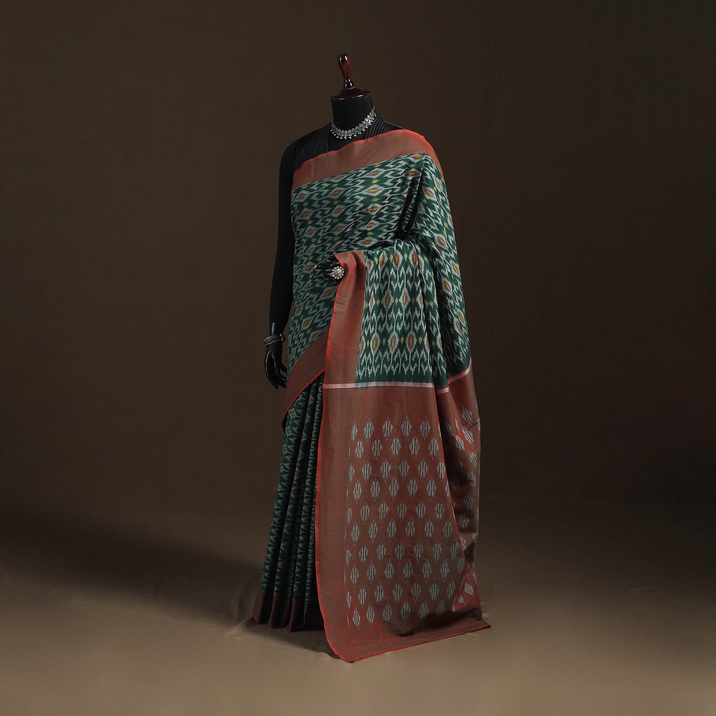 Pochampally Ikat Weave Mercerised Cotton Saree 09