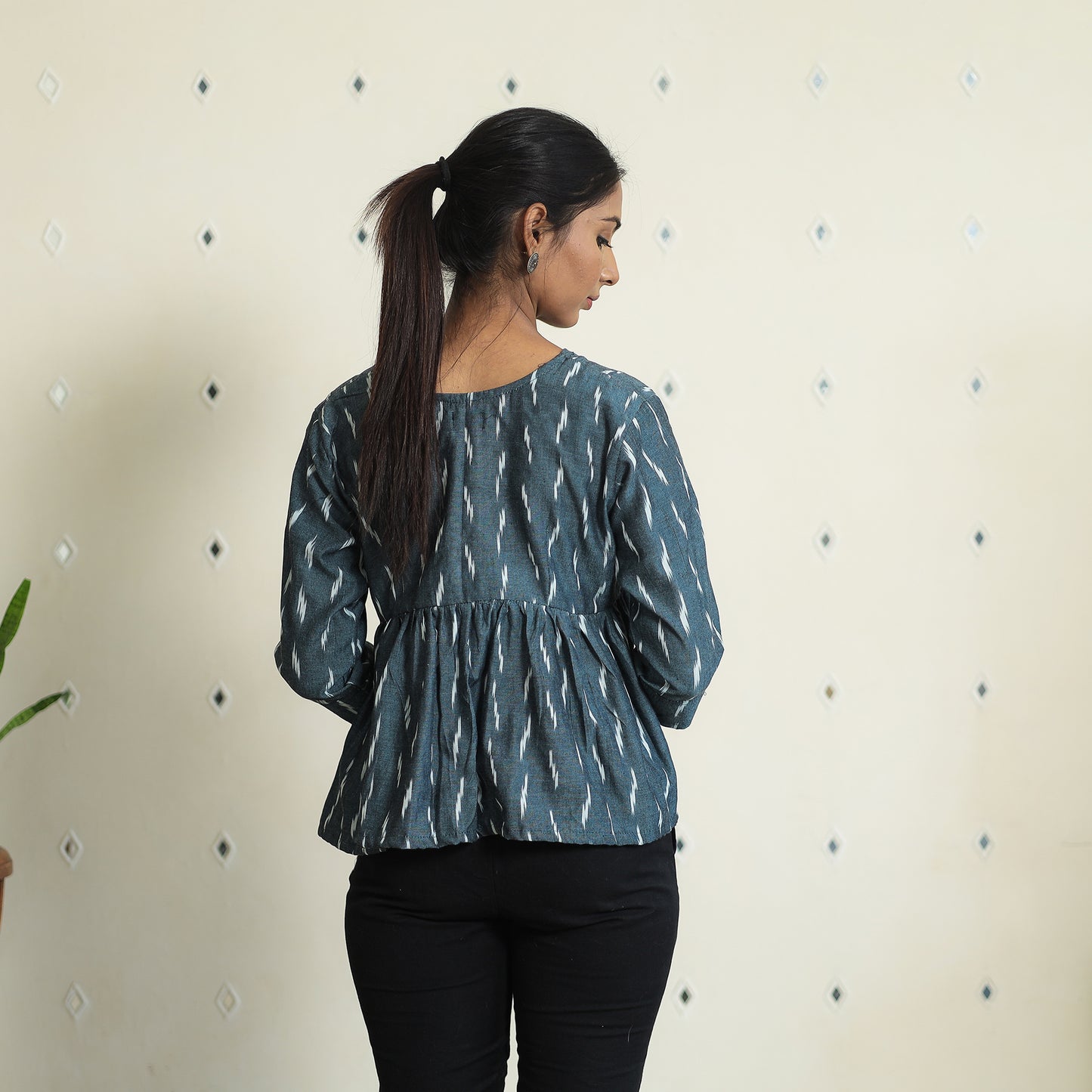 full sleeve crop top