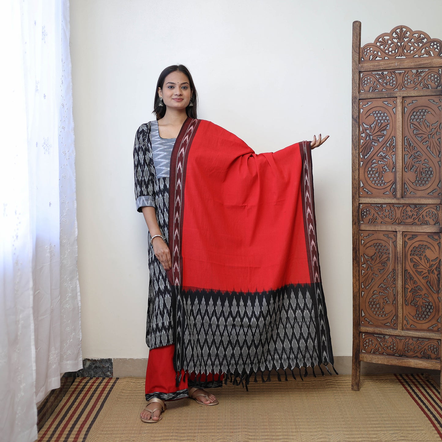Buy Black Handloom Cotton Pochampally Ikat Kurta Set Online