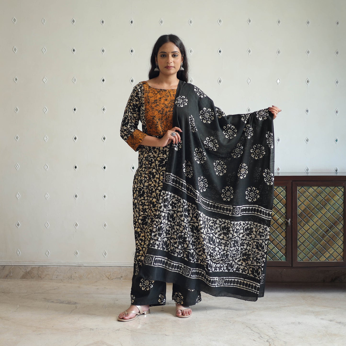 Black Batik Print Kurti Set – Cotton Suit