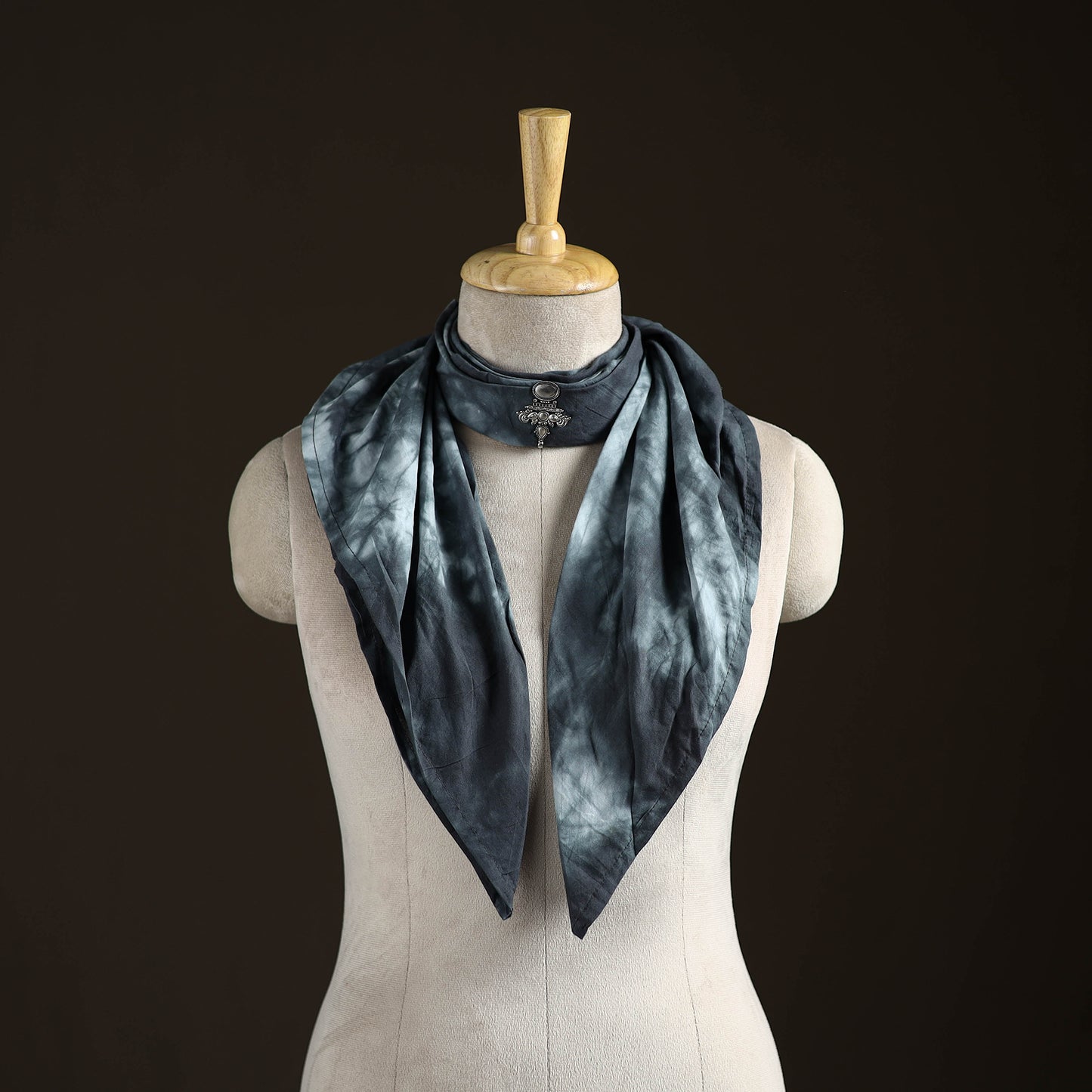 Shibori Tie-Dye Cotton Brooch Scarf 23