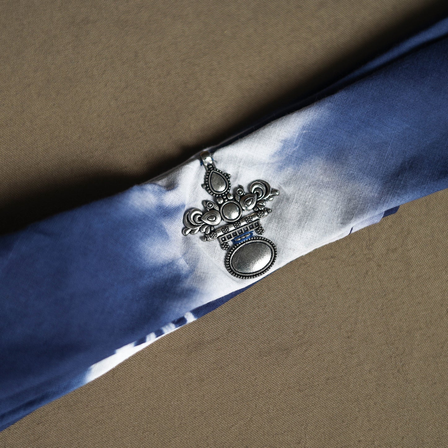 Shibori Tie-Dye Cotton Brooch Scarf 40