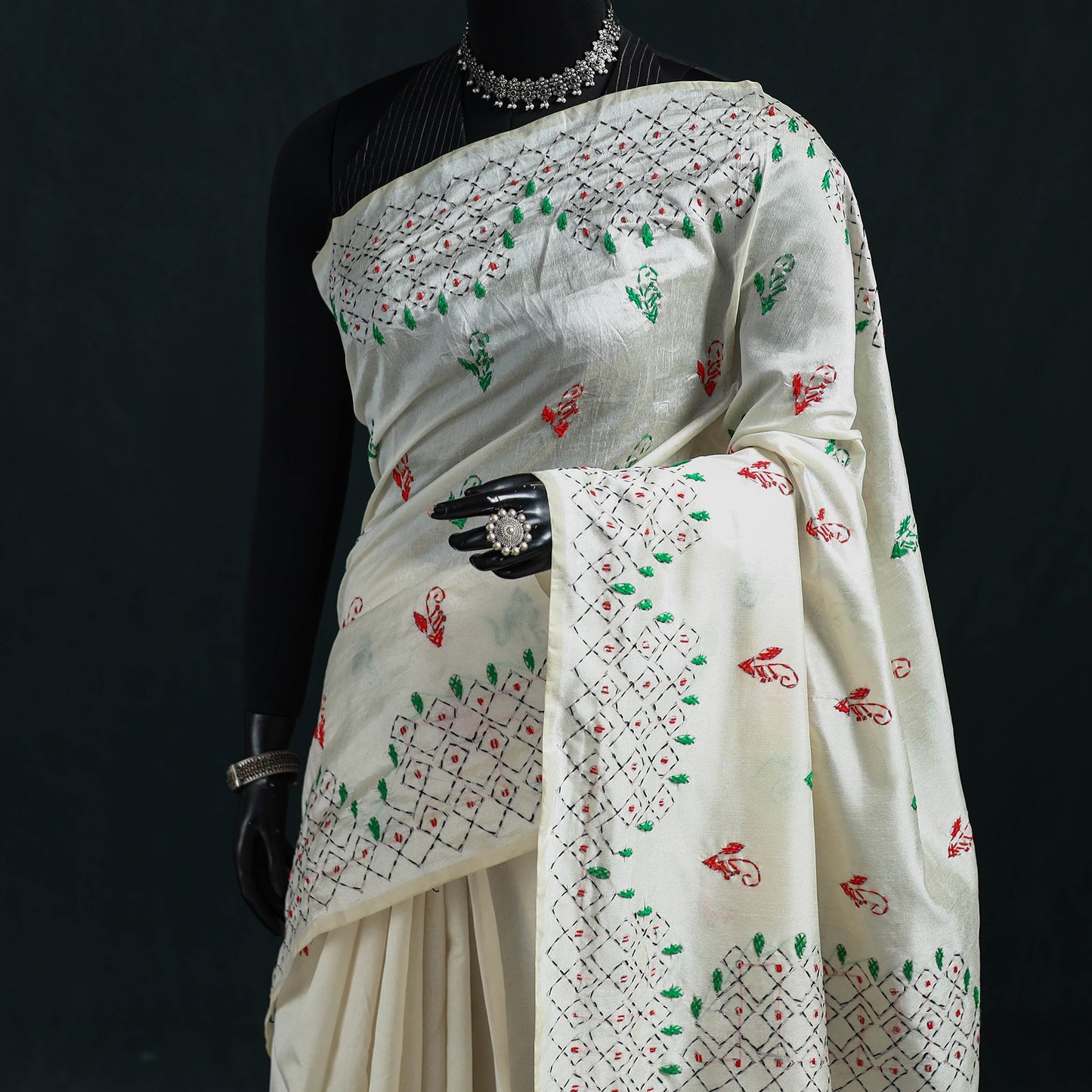 White - Bengal Hand Embroidery Silk Nakshi Kantha Saree 29