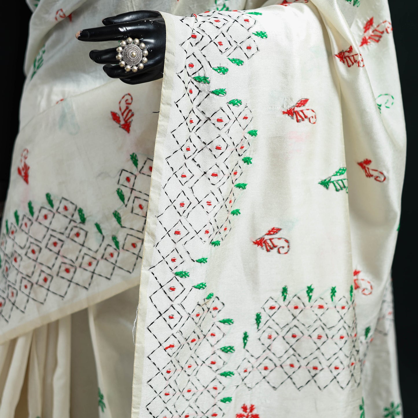 White - Bengal Hand Embroidery Silk Nakshi Kantha Saree 30