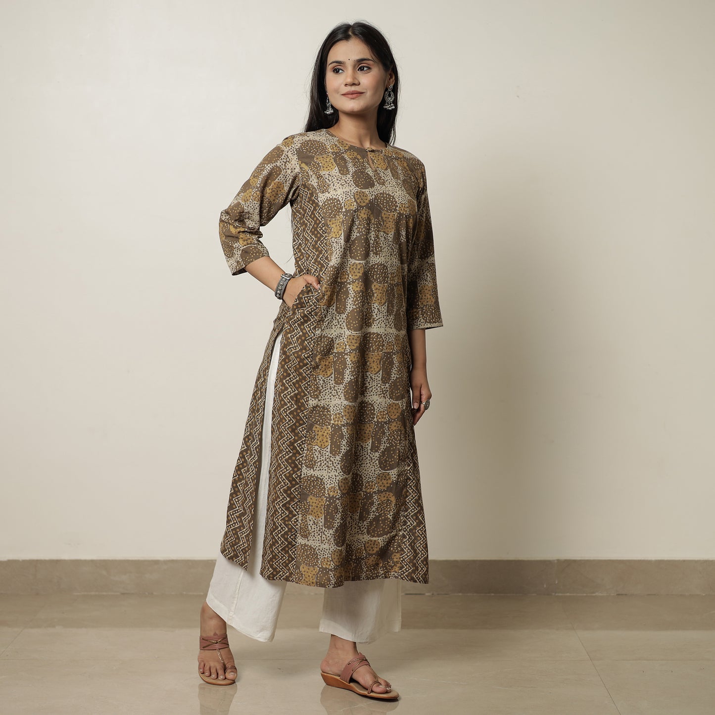 Buy Akola Hand Block Printed Cotton Straight Kurta for Women