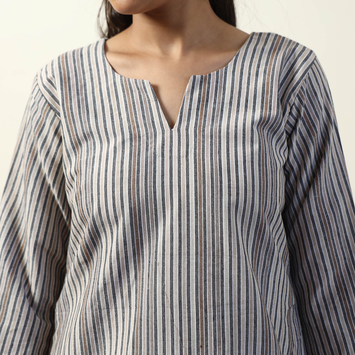 Buy Jhiri Handloom Cotton Straight Short Kurta Online l iTokri.com