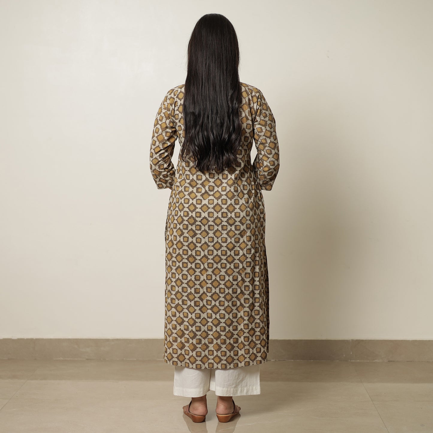 Buy Akola Hand Block Printed Cotton Straight Kurta with Kutch Embroidery Patchwork 30 Online at iTokri.com