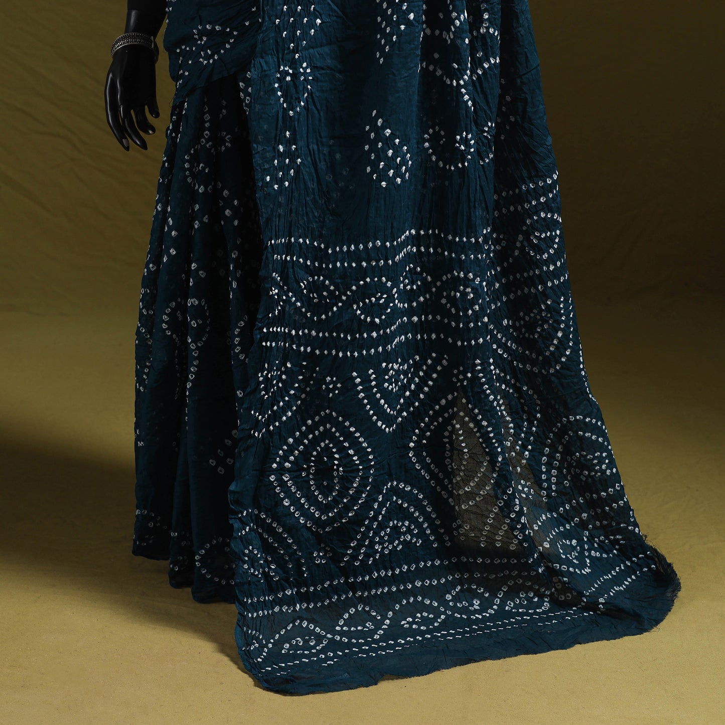 Kutch Tie-Dye Pure Cotton Bandhani Saree 06