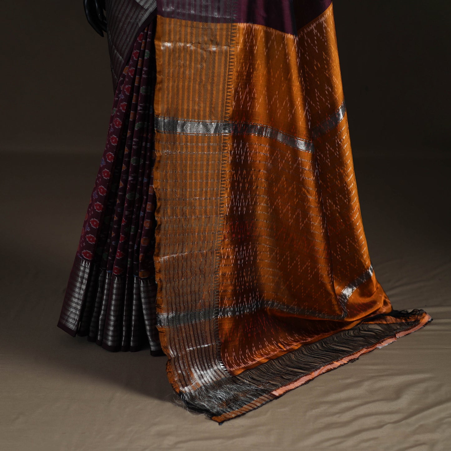 Purple - Traditional Pochampally Ikat Handwoven Pure Silk Pattu Saree with Rudraksha Border 02