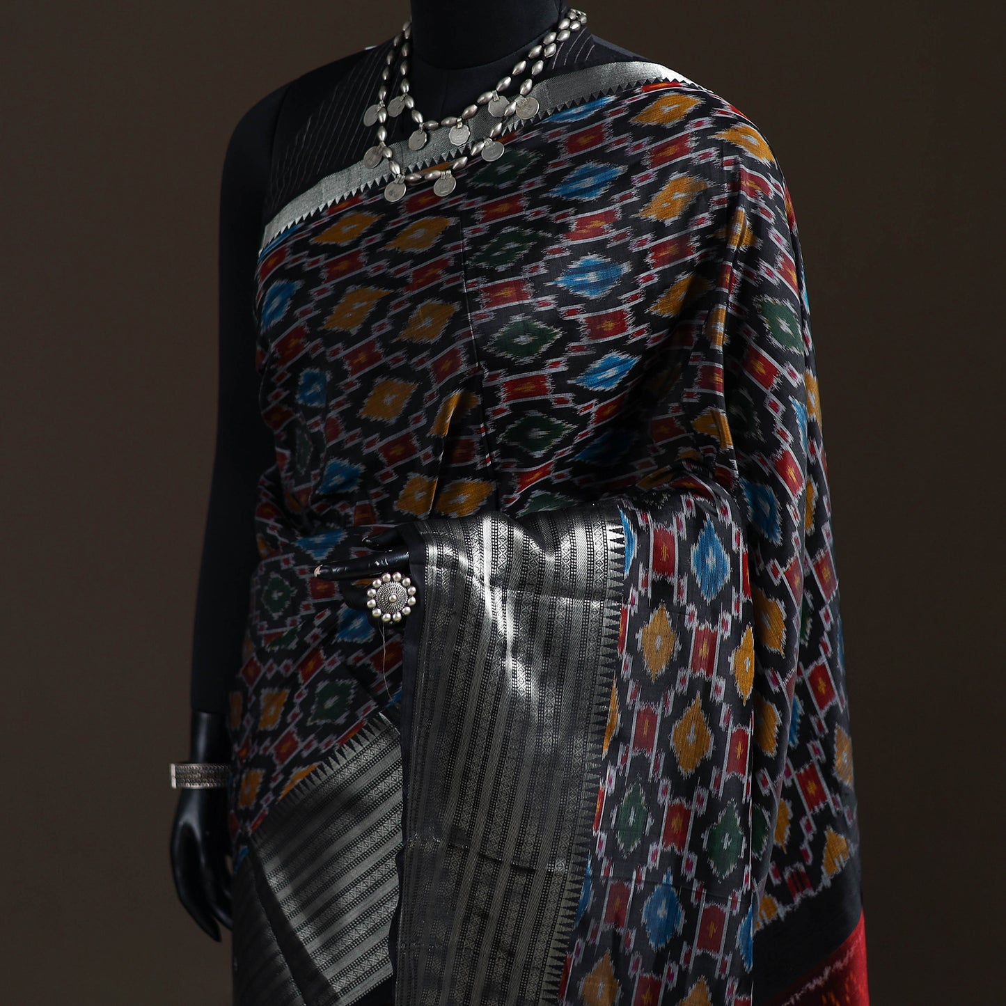 Traditional Pochampally Ikat Handwoven Pure Silk Pattu Saree with Rudraksha Border 10