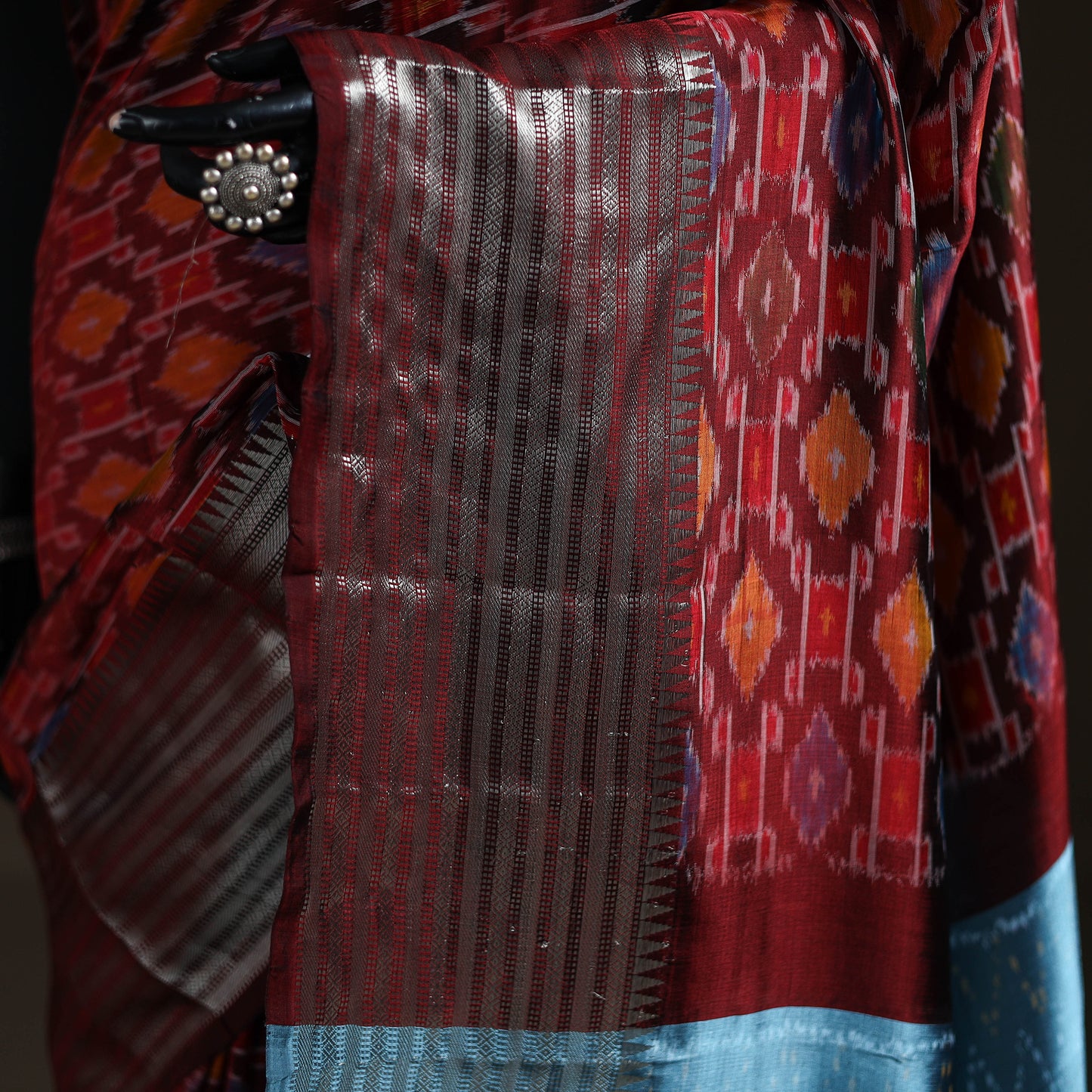 Traditional Pochampally Ikat Handwoven Pure Silk Pattu Saree with Rudraksha Border 14