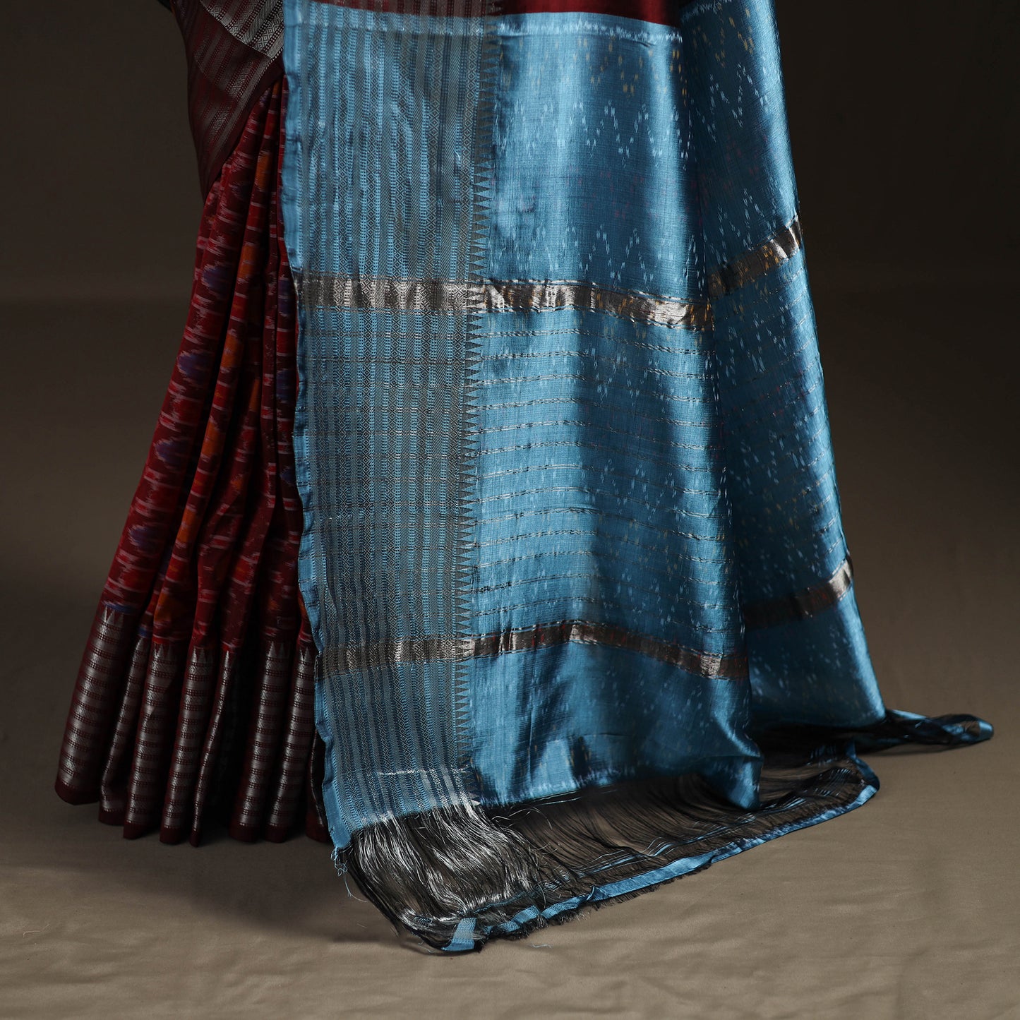 Traditional Pochampally Ikat Handwoven Pure Silk Pattu Saree with Rudraksha Border 14