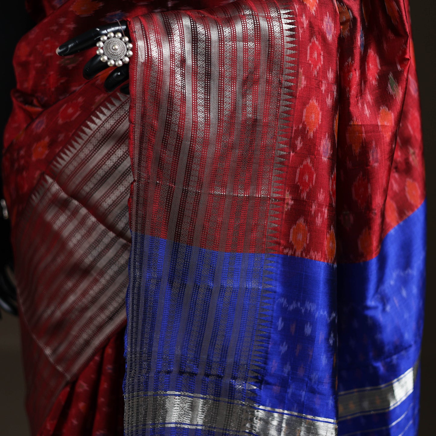 Traditional Pochampally Ikat Handwoven Pure Silk Pattu Saree with Rudraksha Border 16