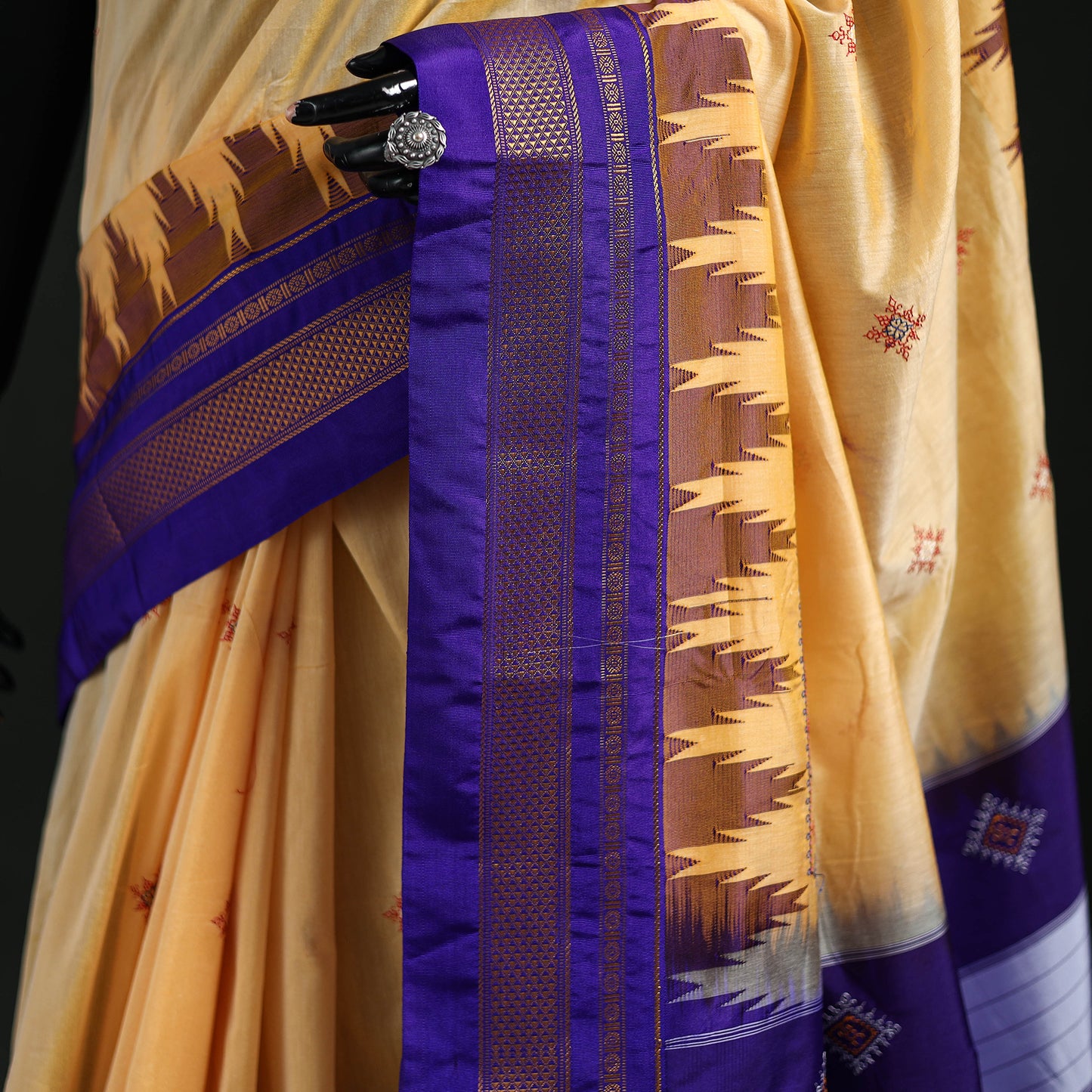 Ilkal Weave Kasuti Work Silk Cotton Zari Border Saree with Blouse Piece 09
