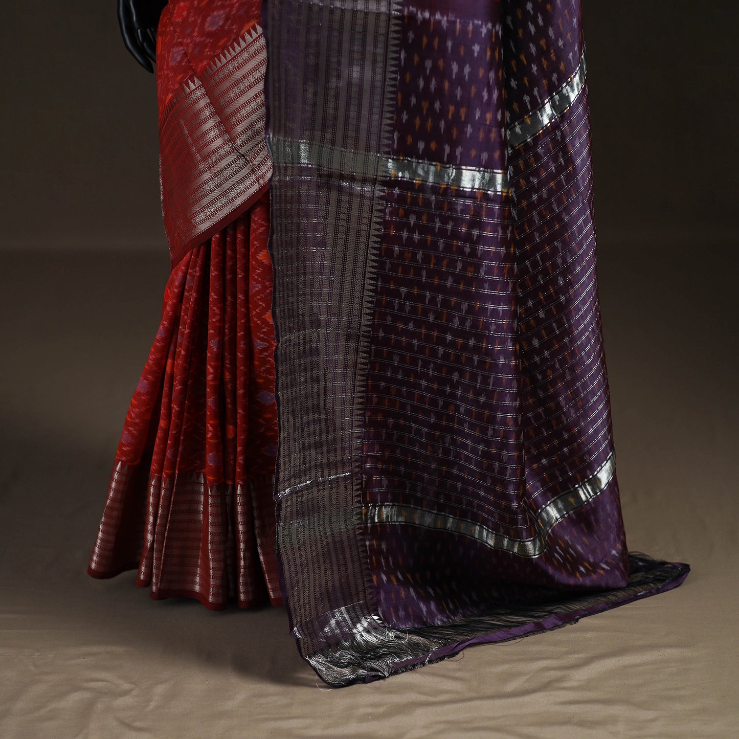 Red - Traditional Pochampally Ikat Handwoven Pure Silk Pattu Saree with Rudraksha Border 17