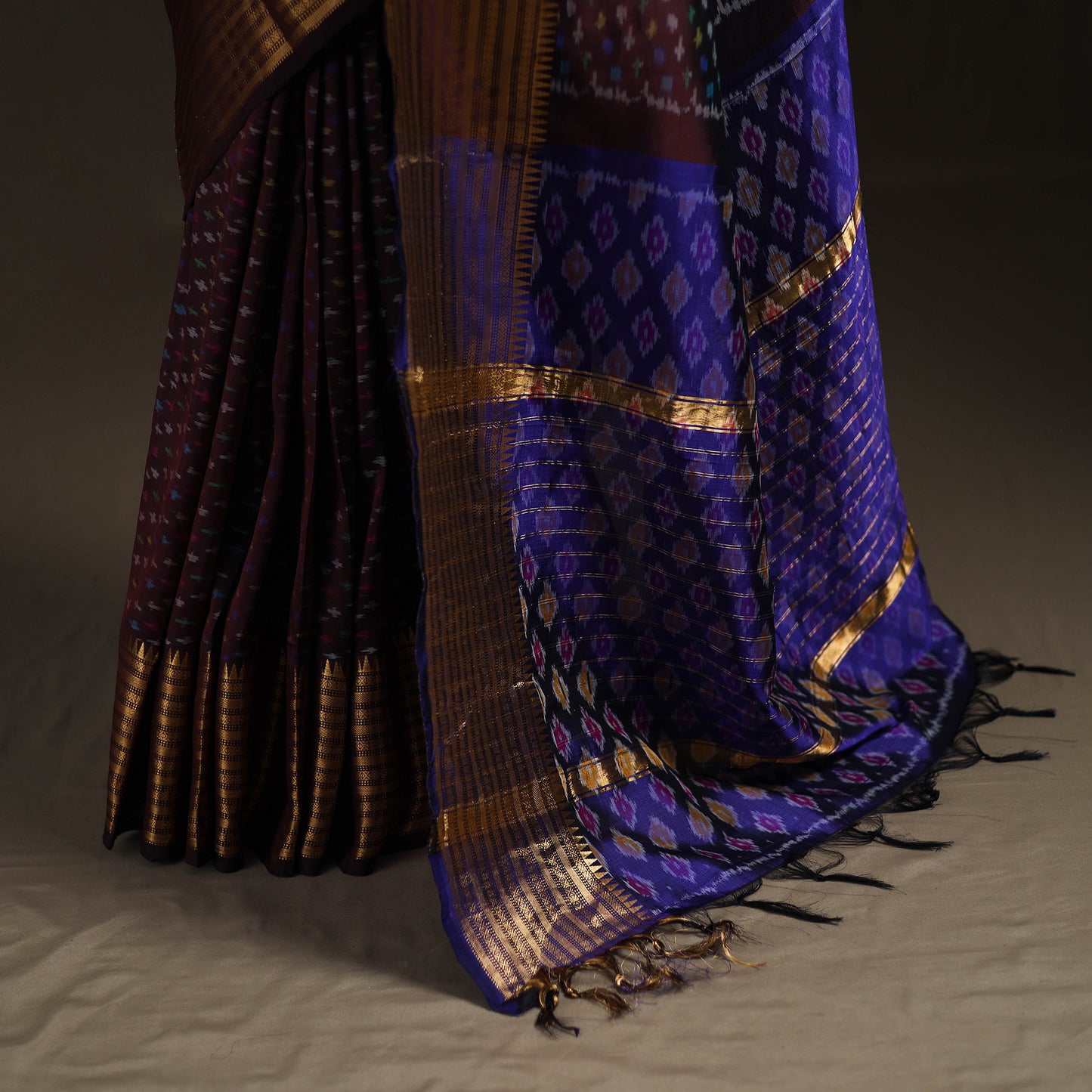 Purple - Traditional Pochampally Ikat Handwoven Pure Silk Pattu Saree with Rudraksha Border 20