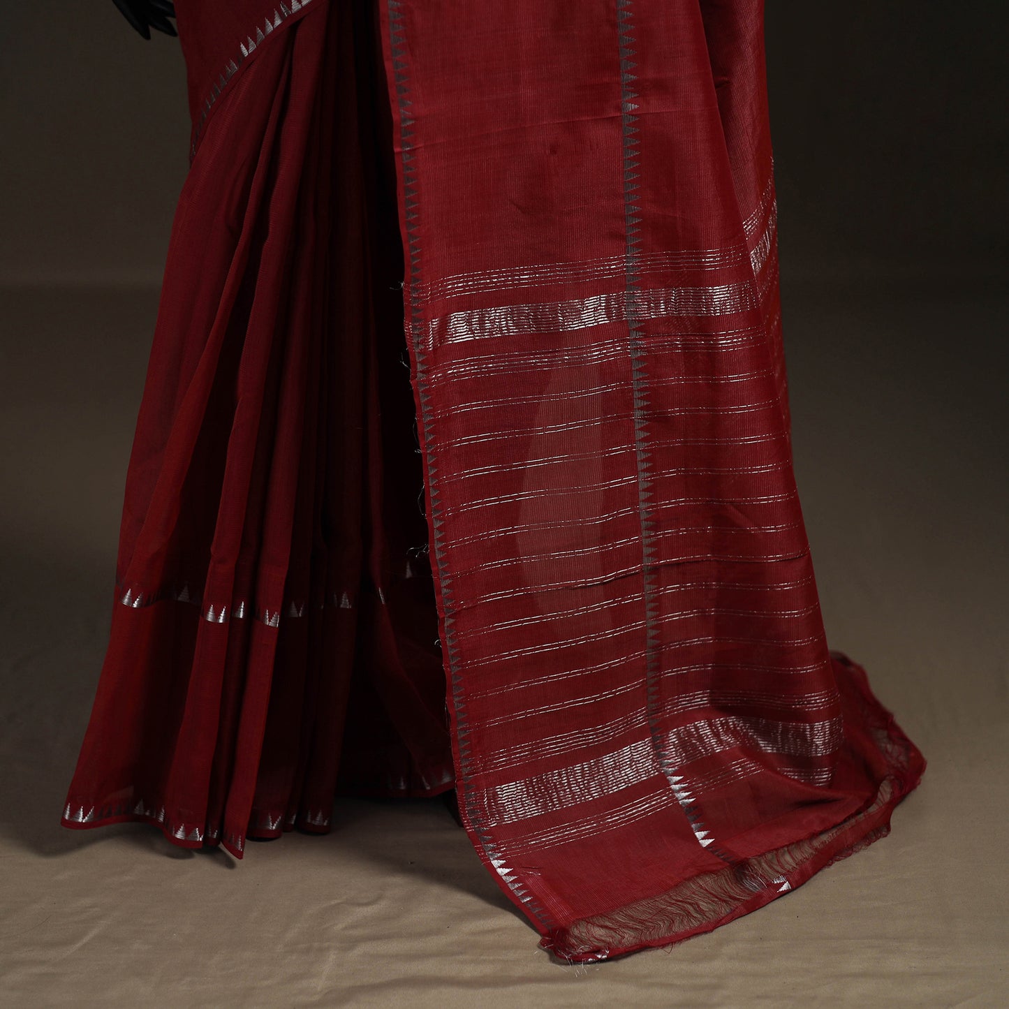 Red - Mangalagiri Handwoven Pure Silk Pattu Saree 29