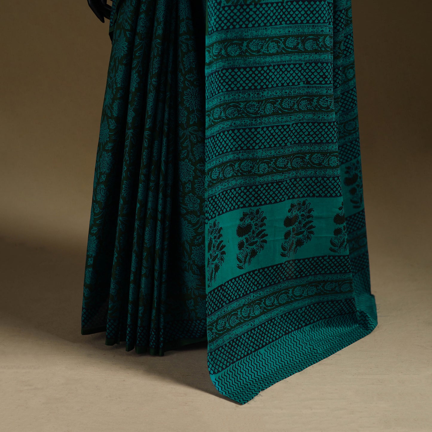 Green - Gamthi Hand Block Print Pure Mul Cotton Saree with Blouse Piece 04