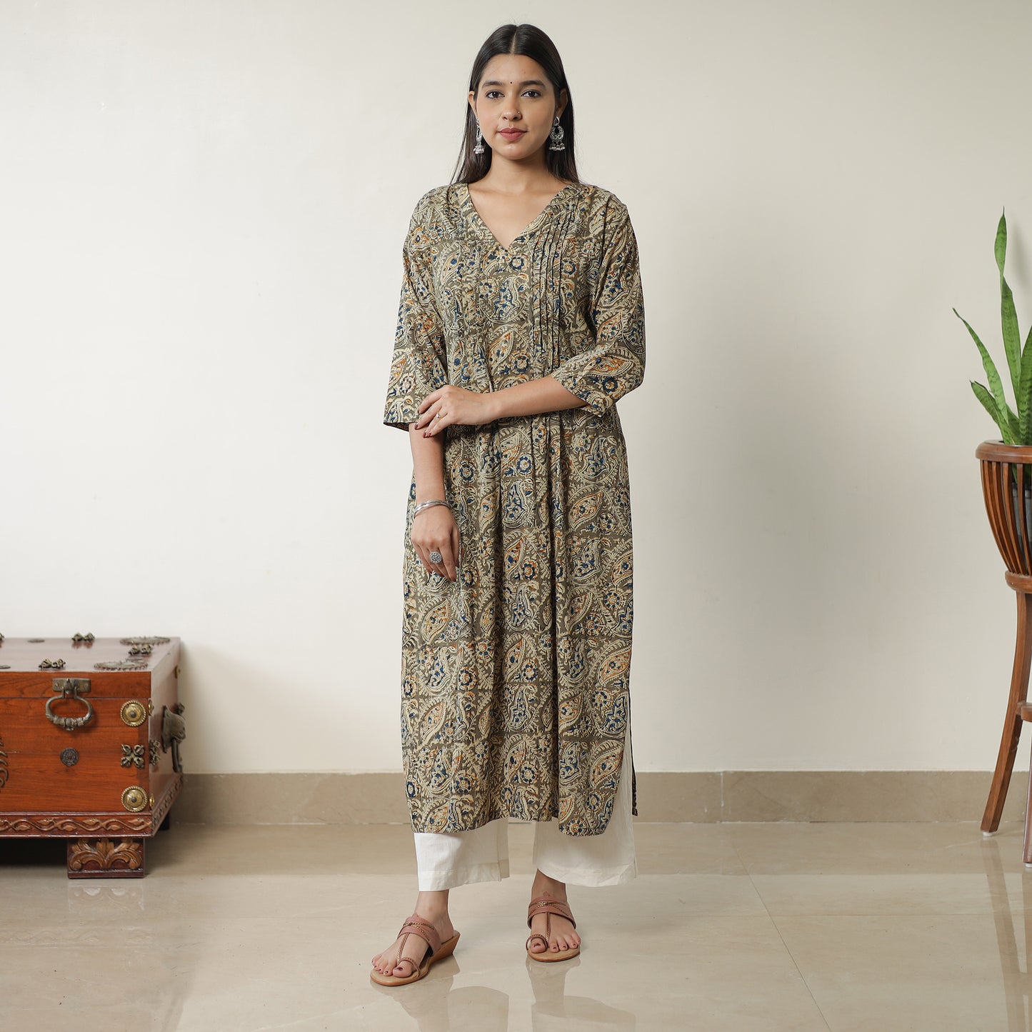 Buy Pedana Kalamkari Block Printed Cotton Pintuck Straight Kurta 16 Online at iTokri.com