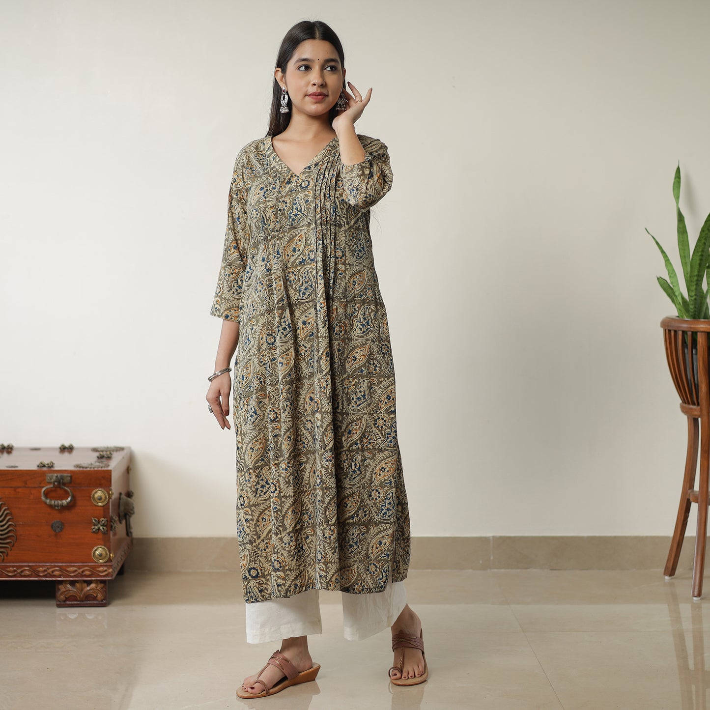 Buy Pedana Kalamkari Block Printed Cotton Pintuck Straight Kurta 16 Online at iTokri.com