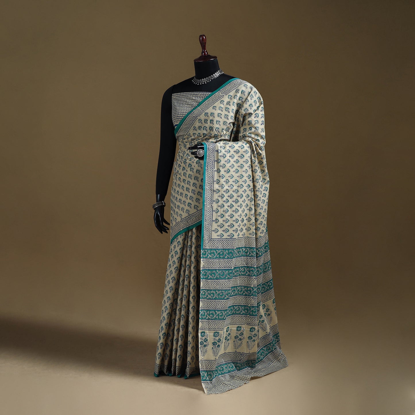 White - Gamthi Hand Block Print Pure Mul Cotton Saree with Blouse Piece 40