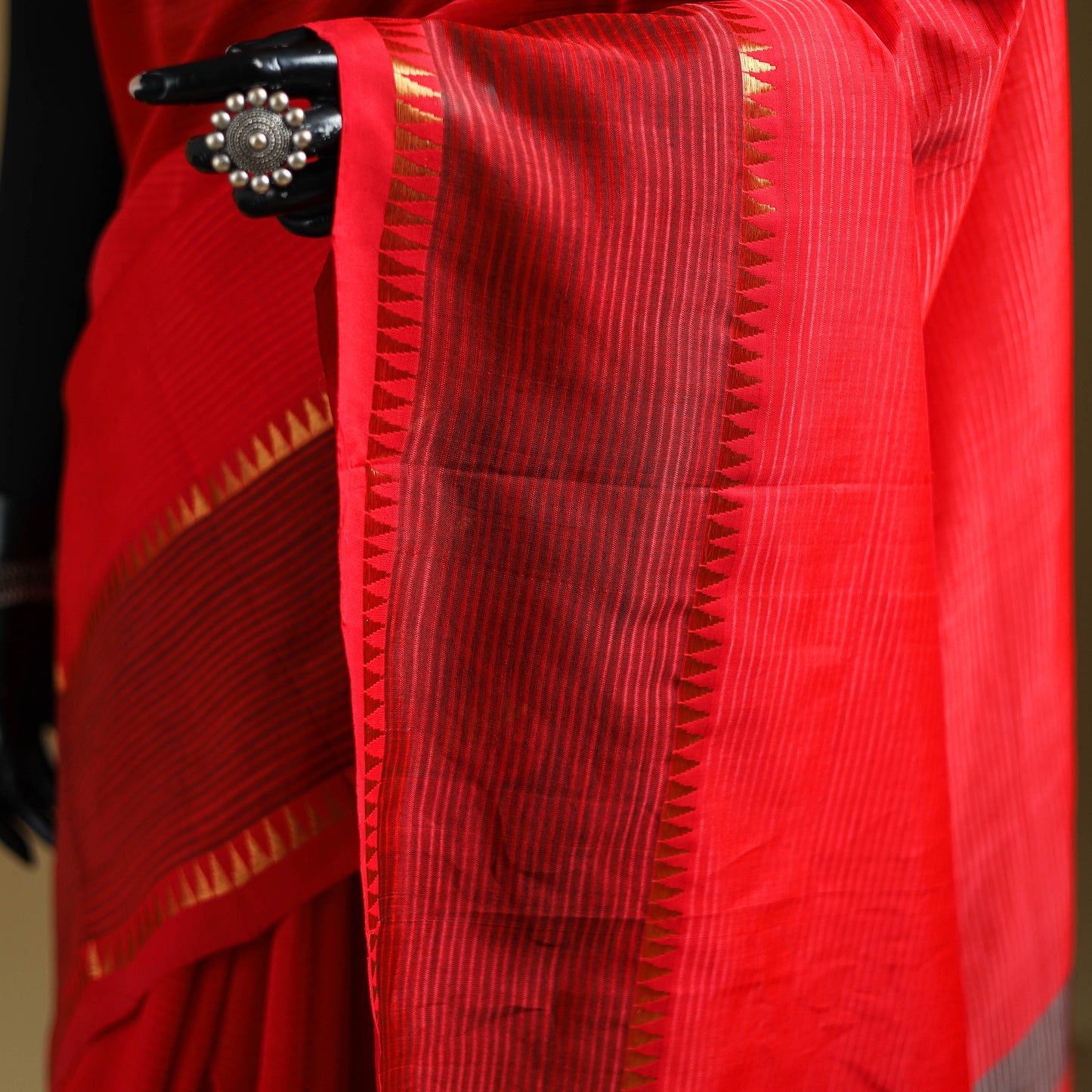 Red - Pure Handwoven Mangalagiri Silk Cotton Pattu Saree with Zari Border 09