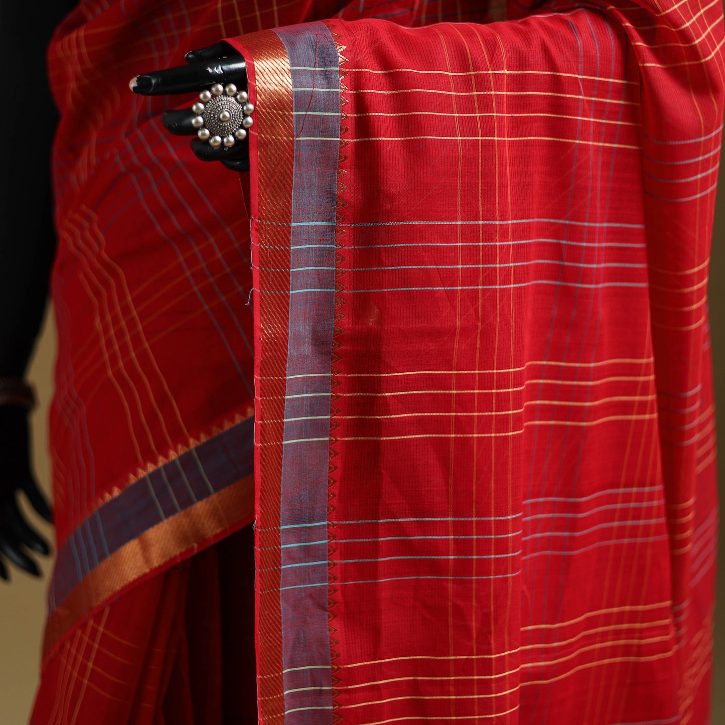 Red - Pure Handwoven Zari Checks Mangalagiri Cotton Saree 28