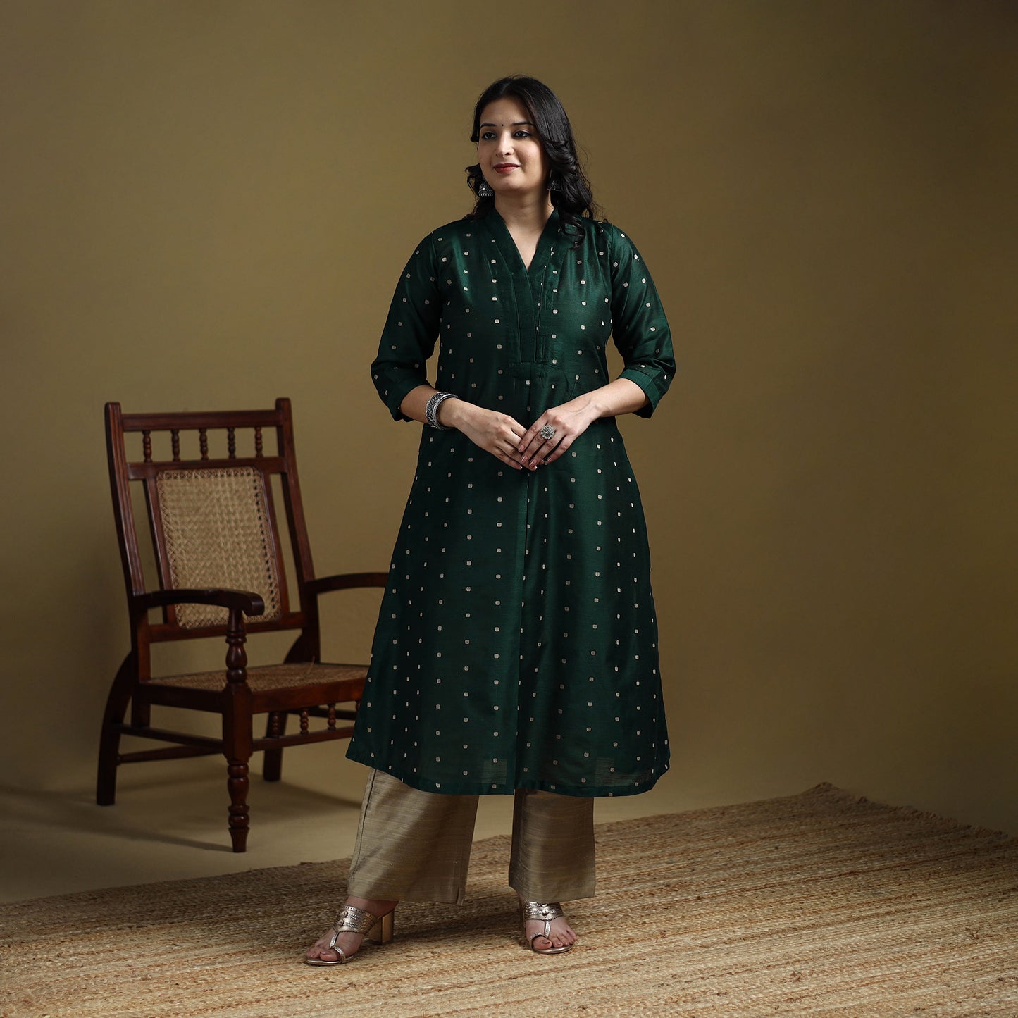 Green - Plain Spun Dupion Viscose Silk Buti A-Line Kurta for women 02