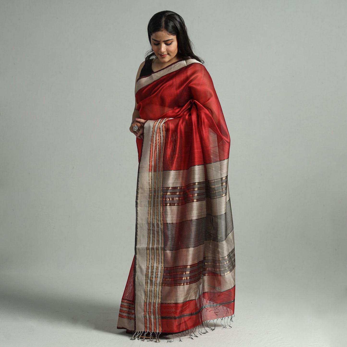 Red - Traditional Maheshwari Silk Handloom Saree with Thread & Zari Border 14