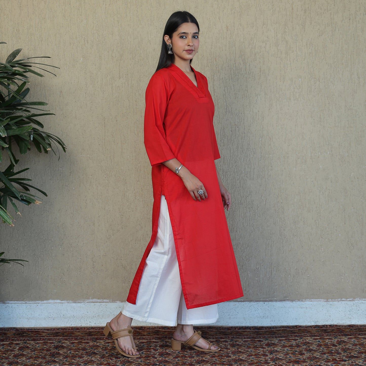Buy Mulmalai Cotton Plain Dyed Straight Kurta Online at iTokri.com