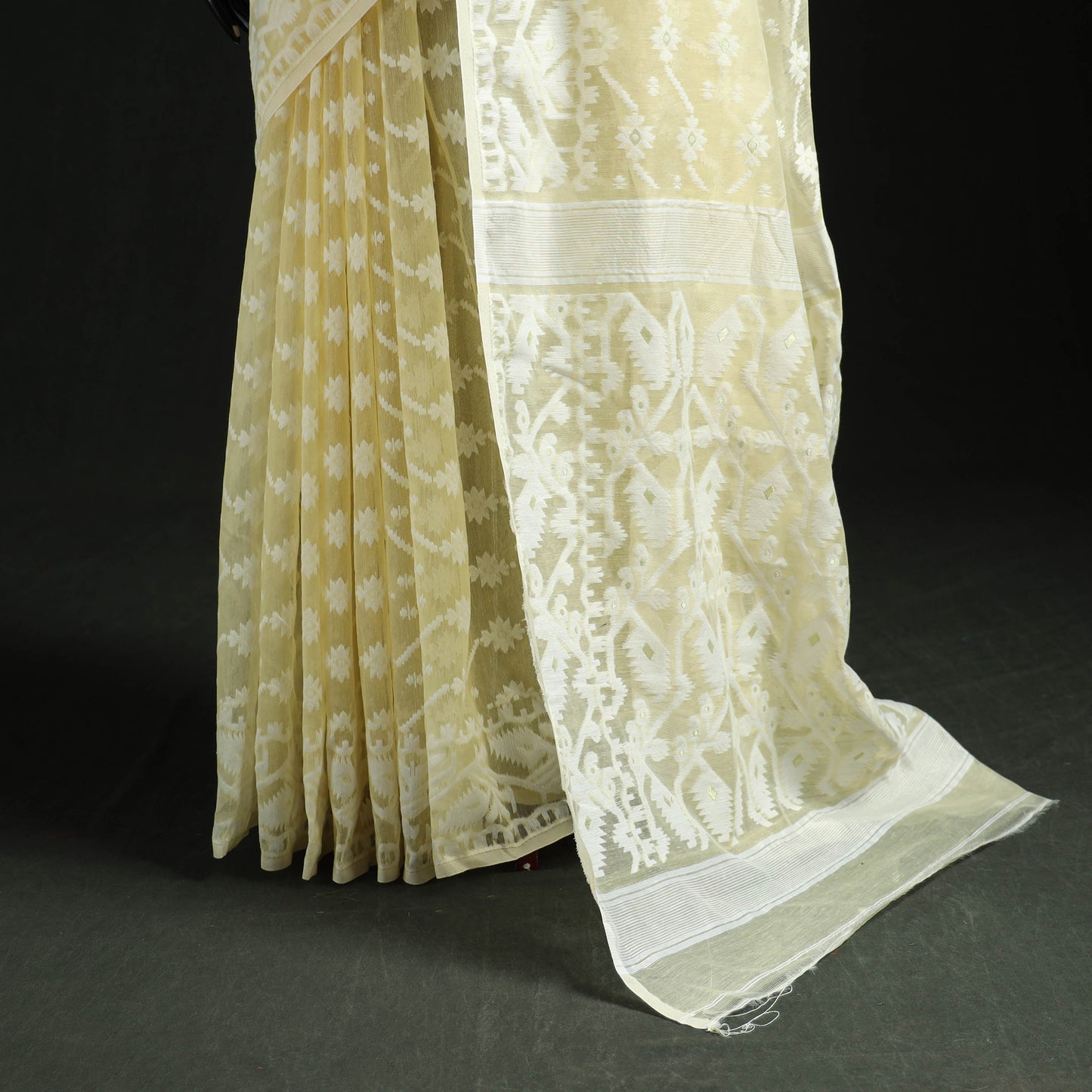 Silk Cotton Dhakai Jamdani Saree 03
