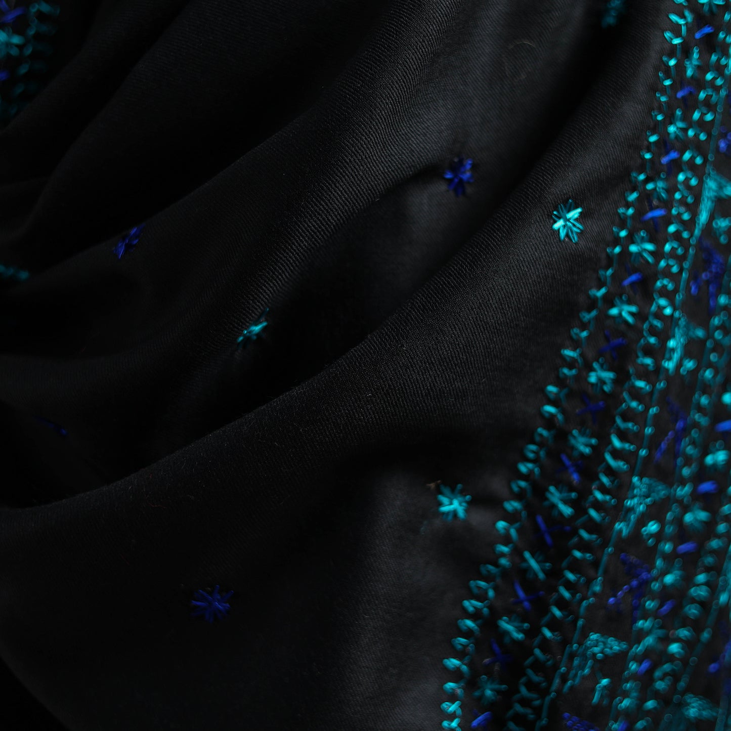 Black - Hand Embroidered Phulkari Wool Shawl 02
