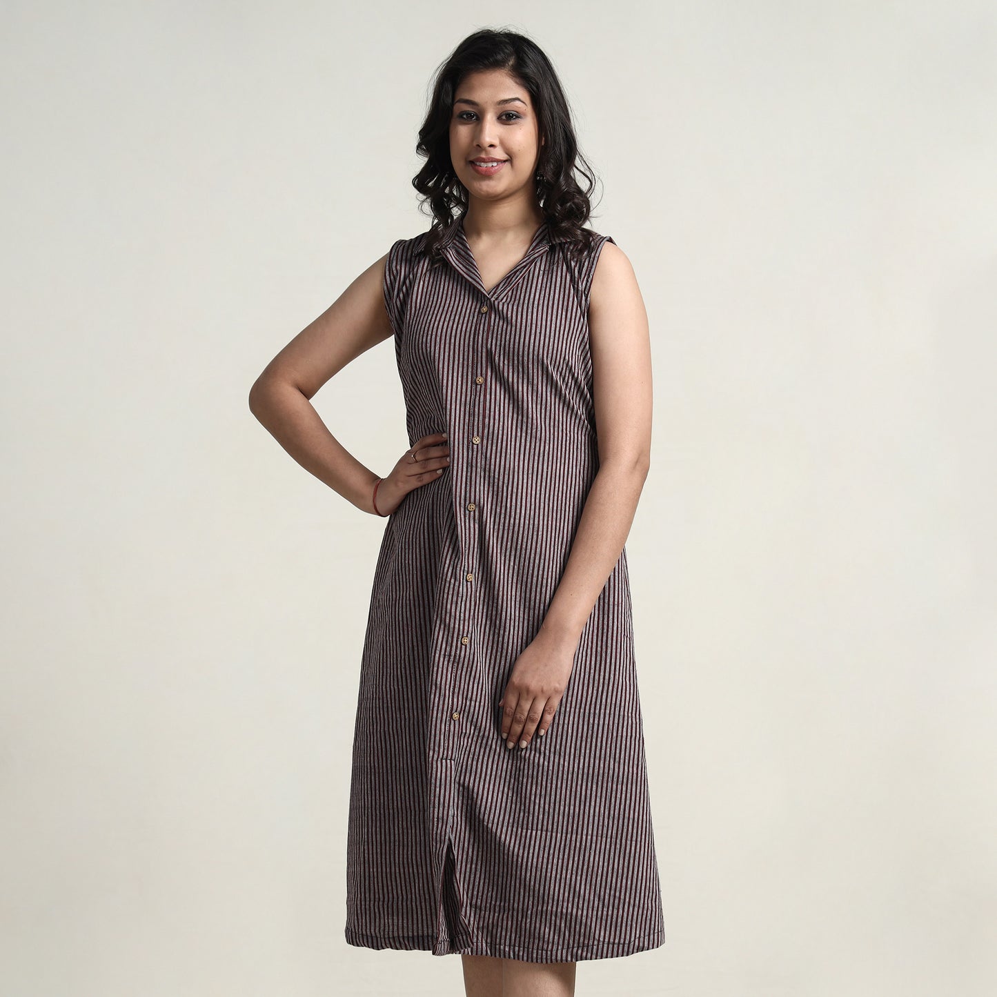 Buy Plain Handloom Cotton Collared Neck Buttoned Down Dress Online l iTokri.com