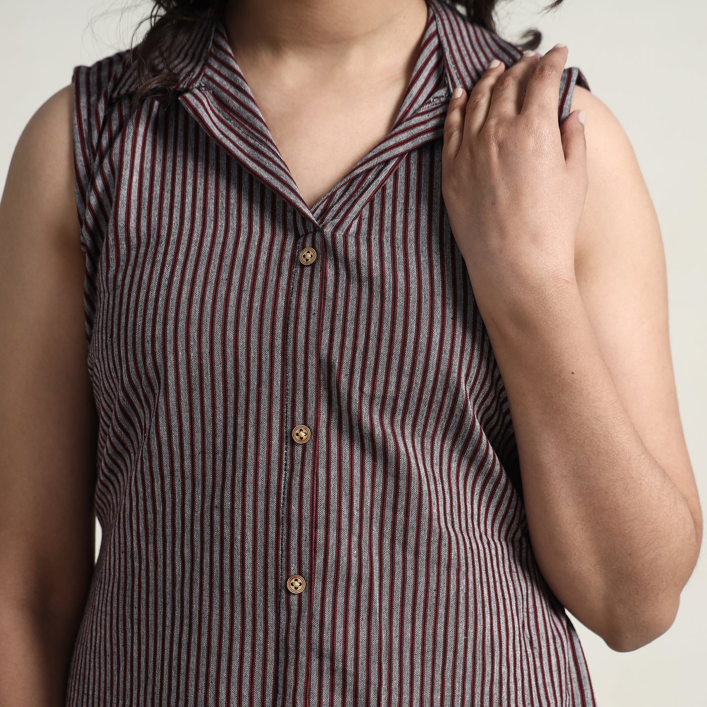Buy Plain Handloom Cotton Collared Neck Buttoned Down Dress Online l iTokri.com