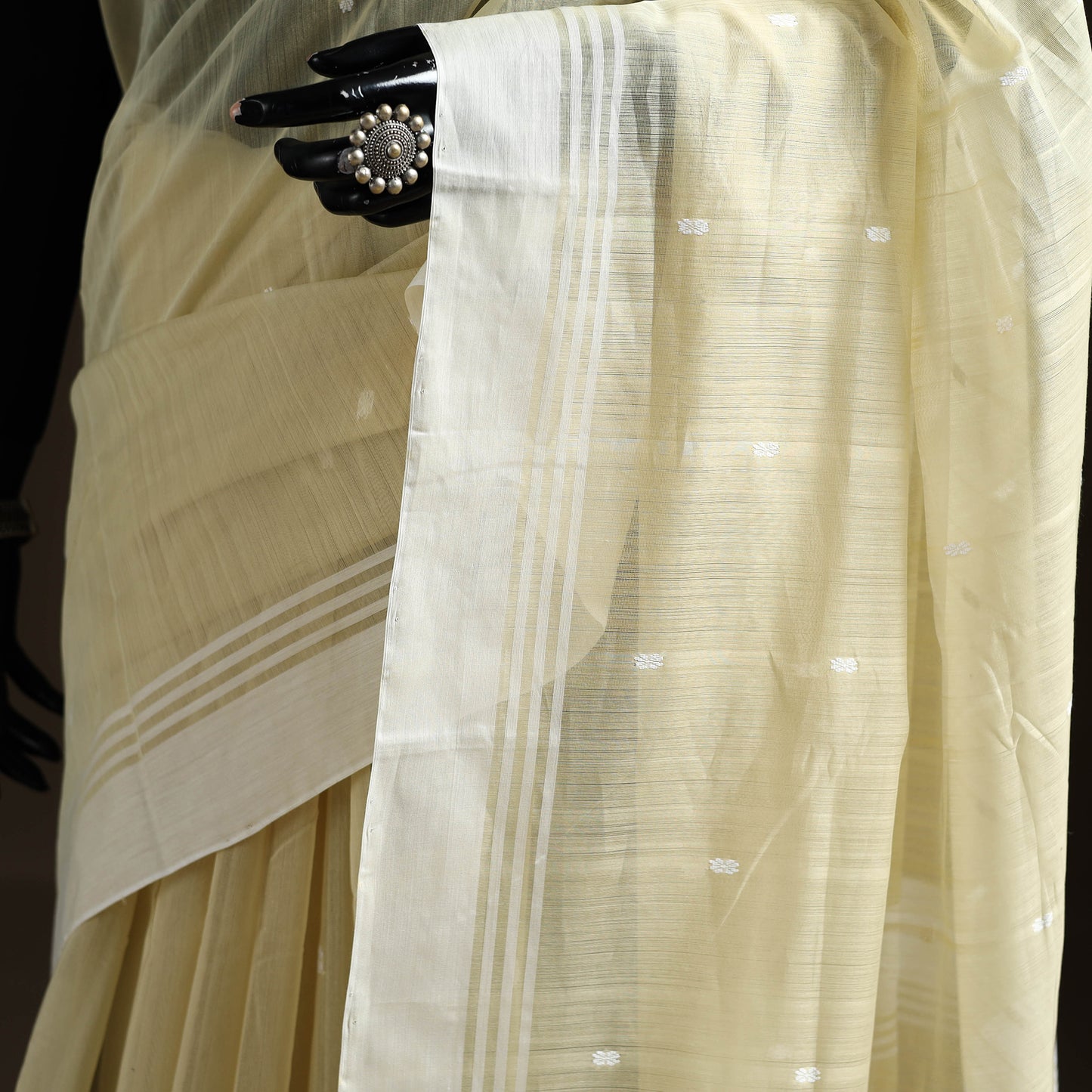 Beige - Pure Handloom Cotton Thread Buti Chanderi Saree 04