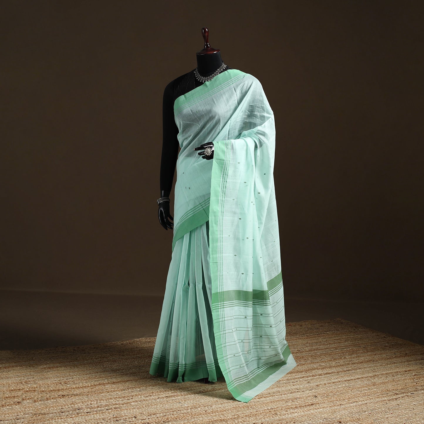 Pure Handloom Cotton Thread Buti Chanderi Saree 16