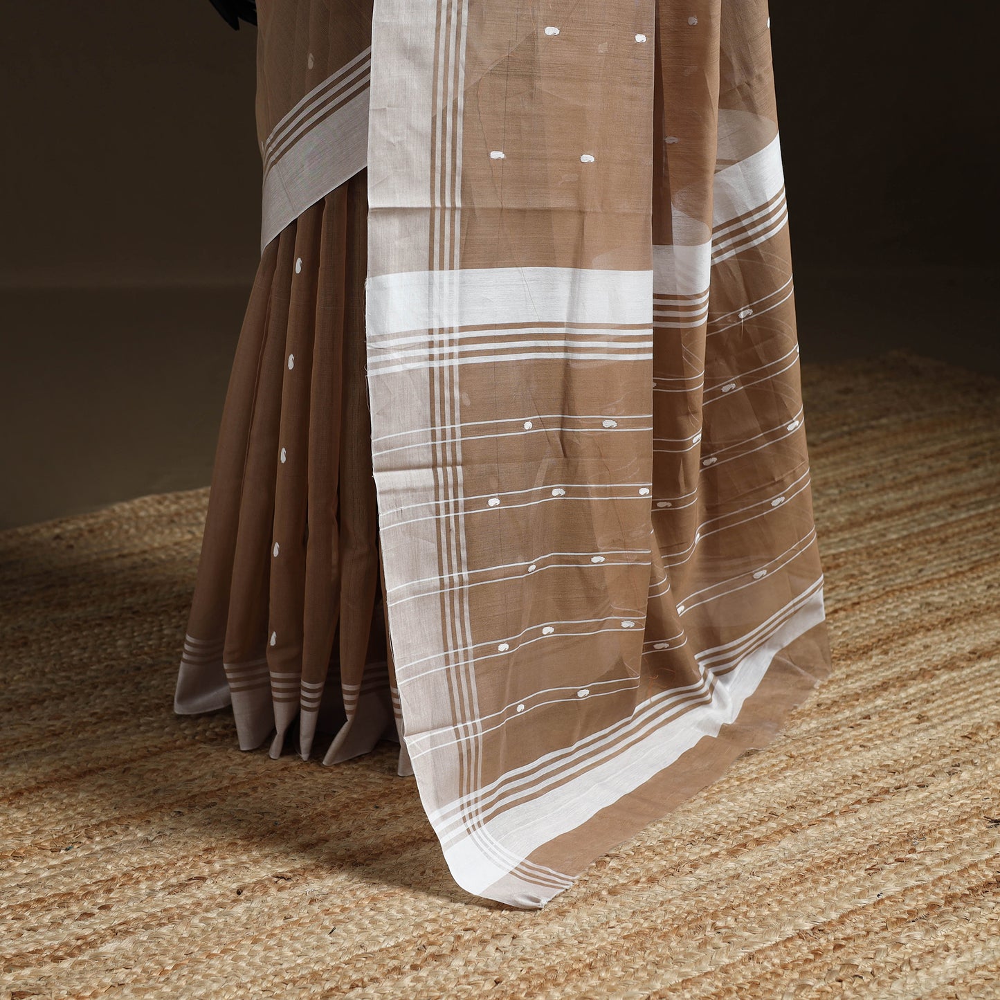 Pure Handloom Cotton Thread Buti Chanderi Saree 18