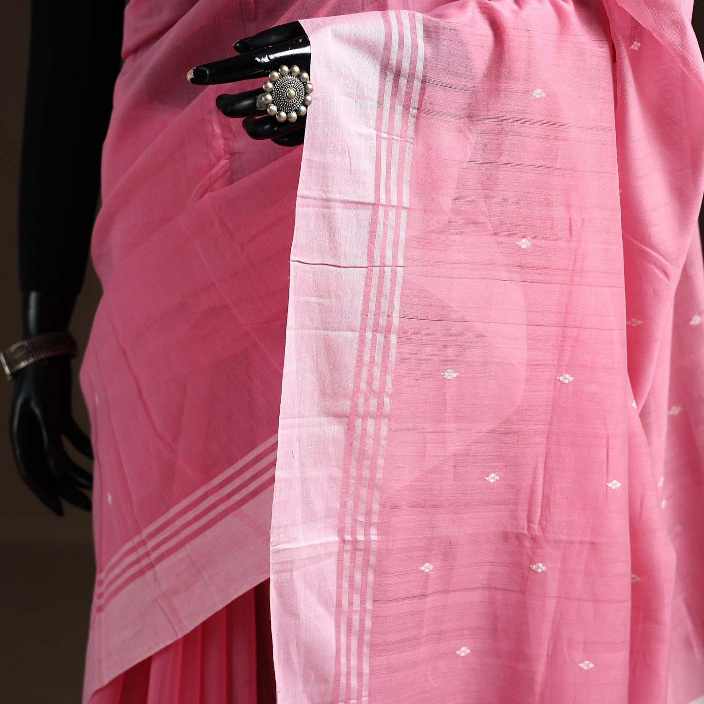 Pure Handloom Cotton Thread Buti Chanderi Saree 19