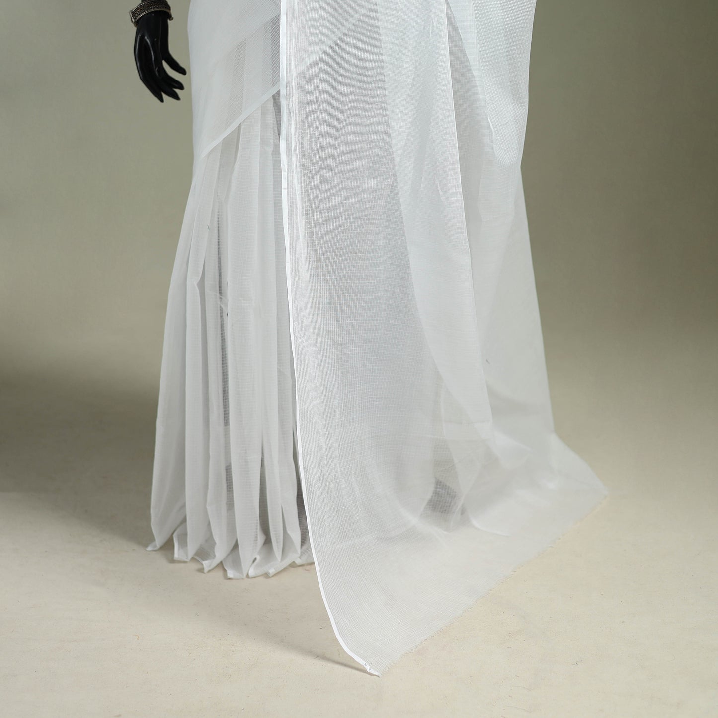 White - Nazaakat Kota Doria Cotton Plain Saree with Blouse & Jewellery Set 160