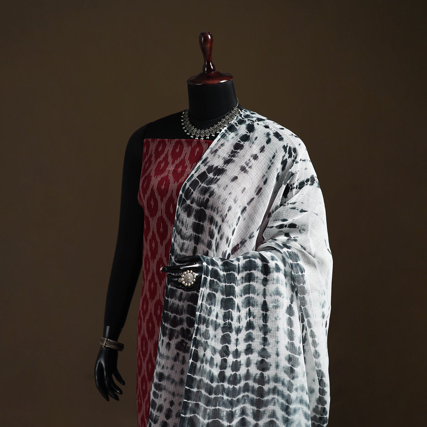 White - Kota Doria Cotton Tie-Dye Shibori Dupatta with Tassels 10