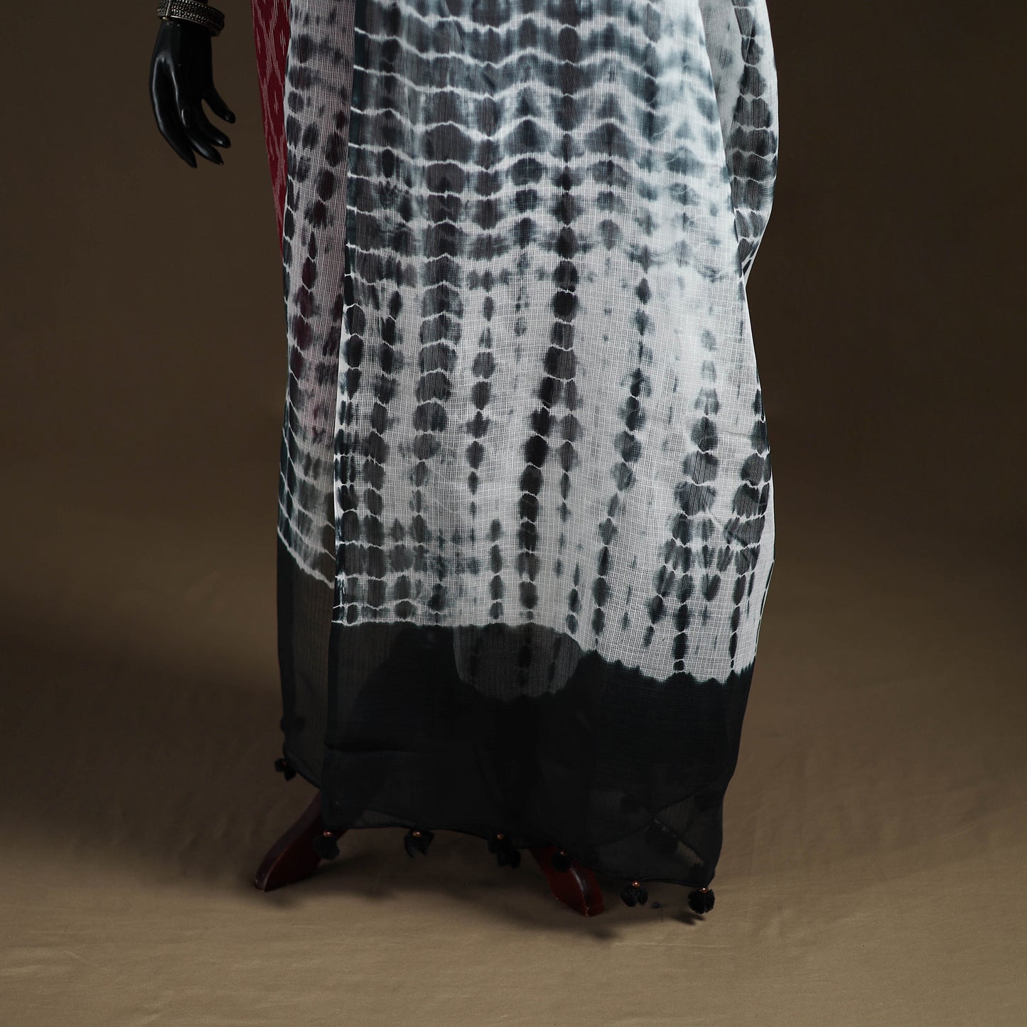 White - Kota Doria Cotton Tie-Dye Shibori Dupatta with Tassels 10