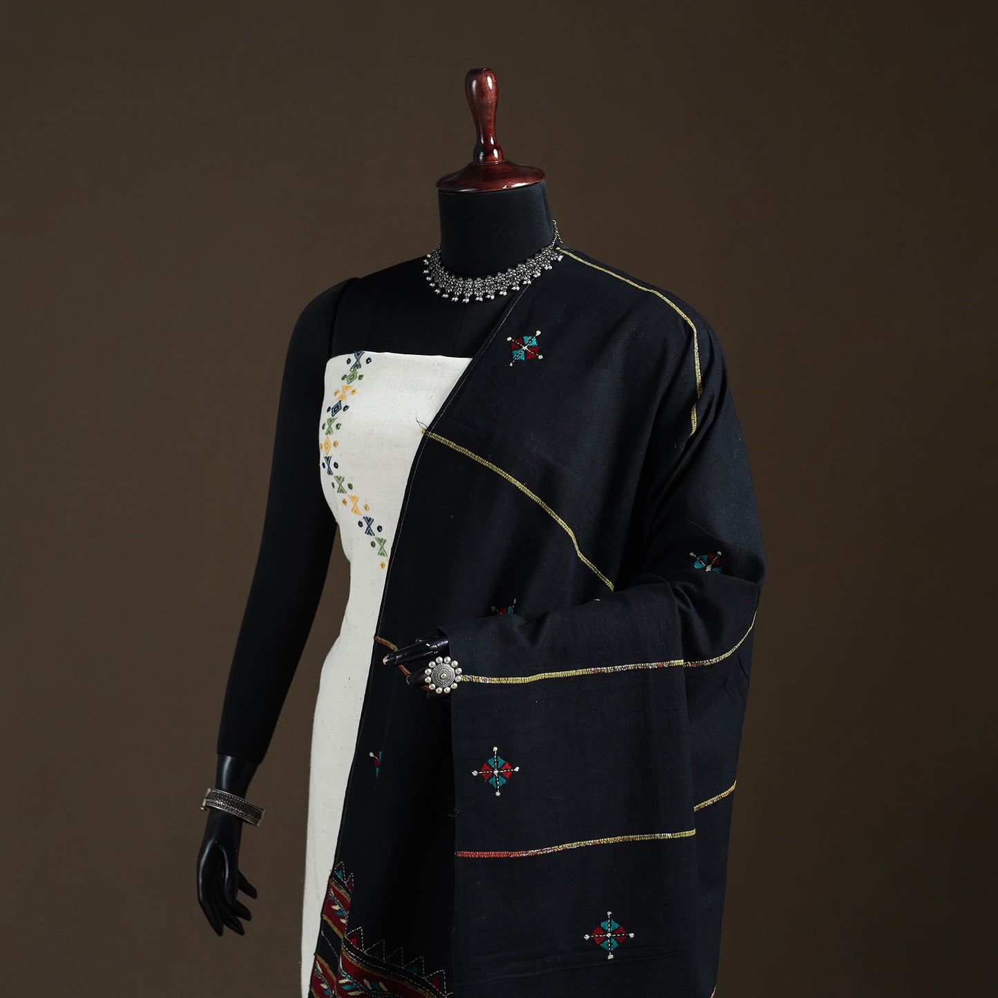 Kantha Hand Embroidered Khes Handwoven Cotton Dupatta 10