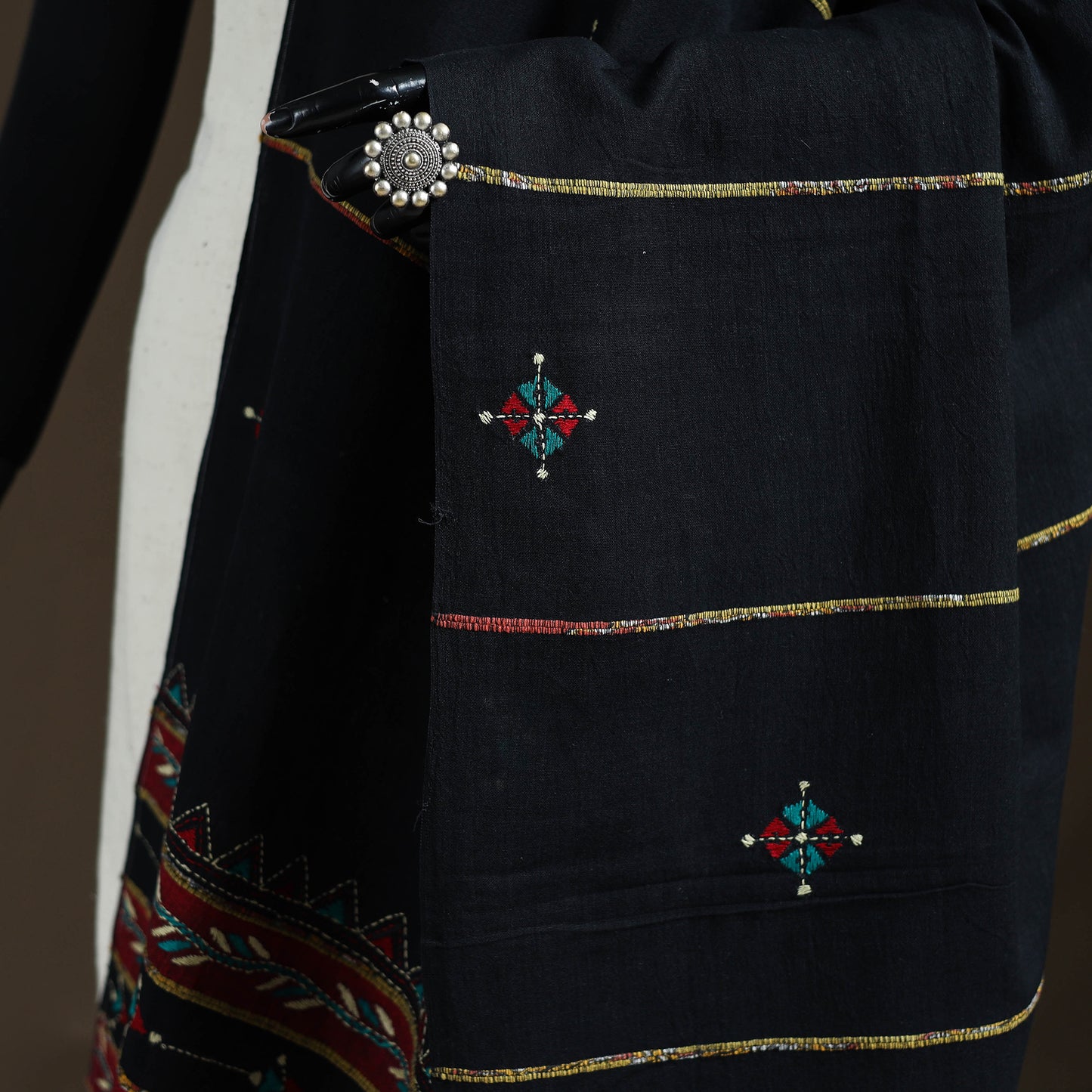 Kantha Hand Embroidered Khes Handwoven Cotton Dupatta 10