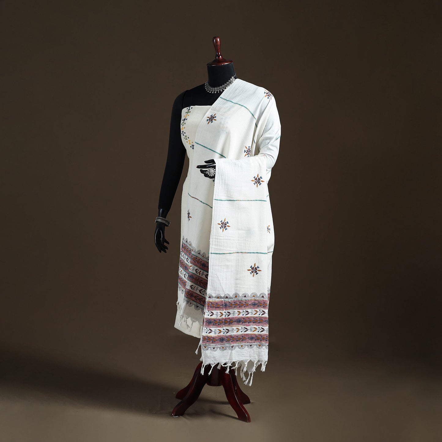 Kantha Hand Embroidered Khes Handwoven Cotton Dupatta 27