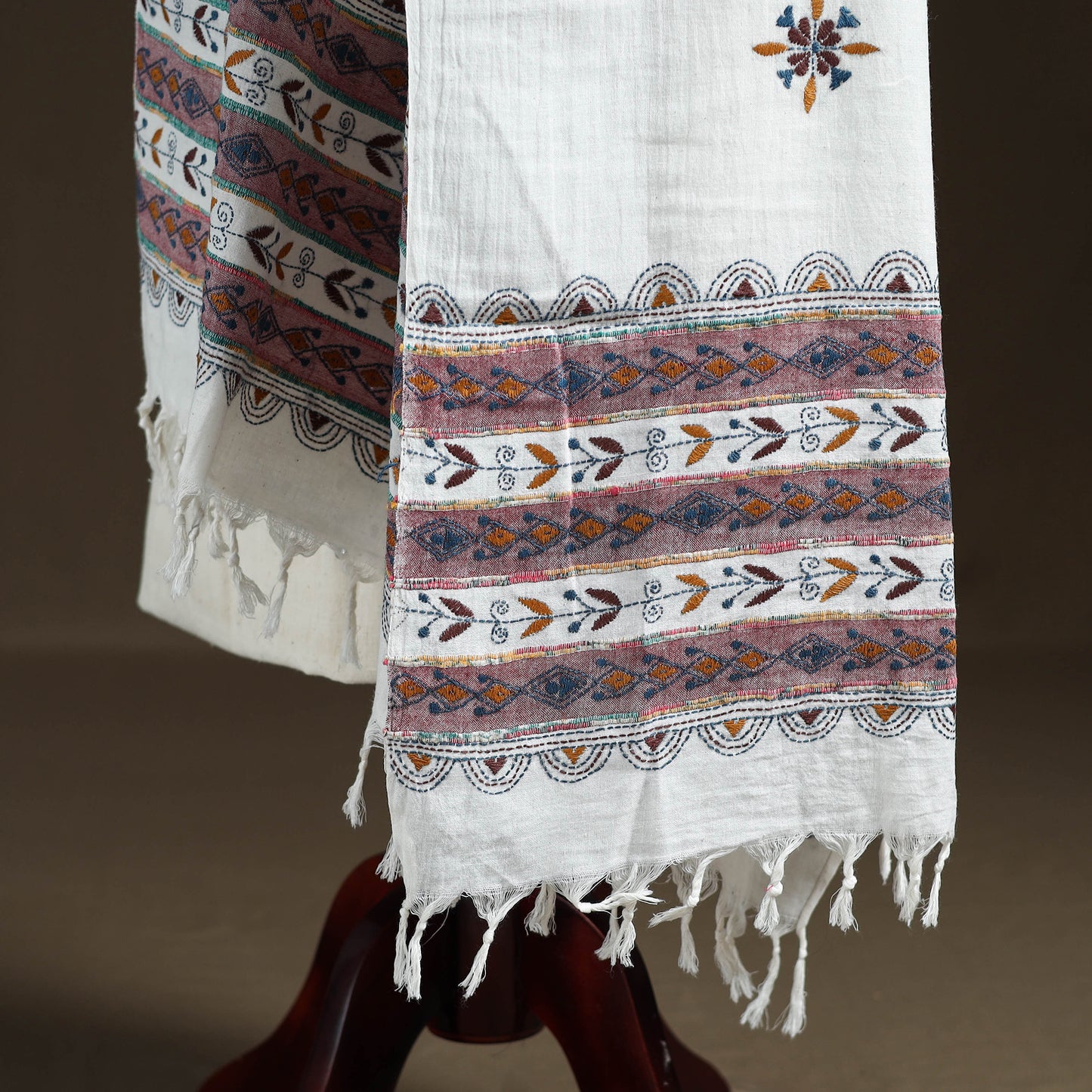 Kantha Hand Embroidered Khes Handwoven Cotton Dupatta 27
