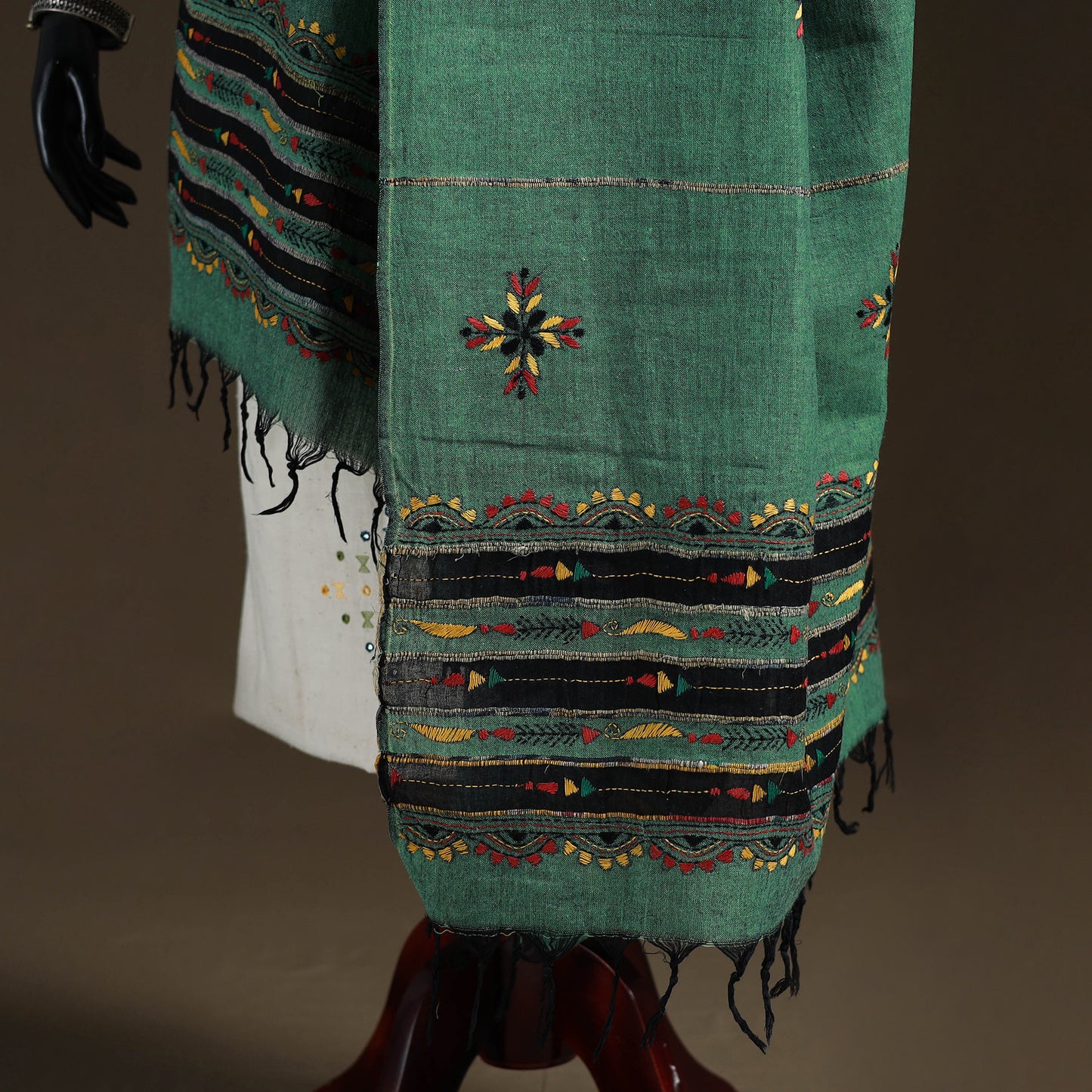 Kantha Hand Embroidered Khes Handwoven Cotton Dupatta 40