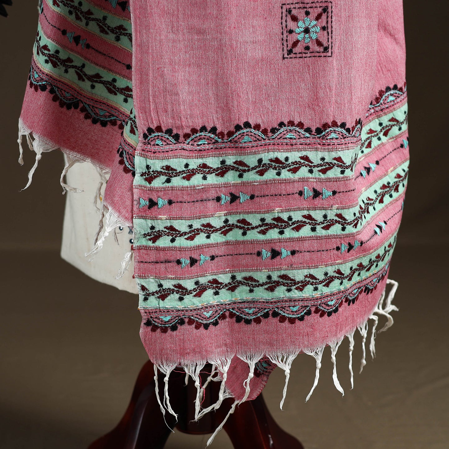Kantha Hand Embroidered Khes Handwoven Cotton Dupatta 41