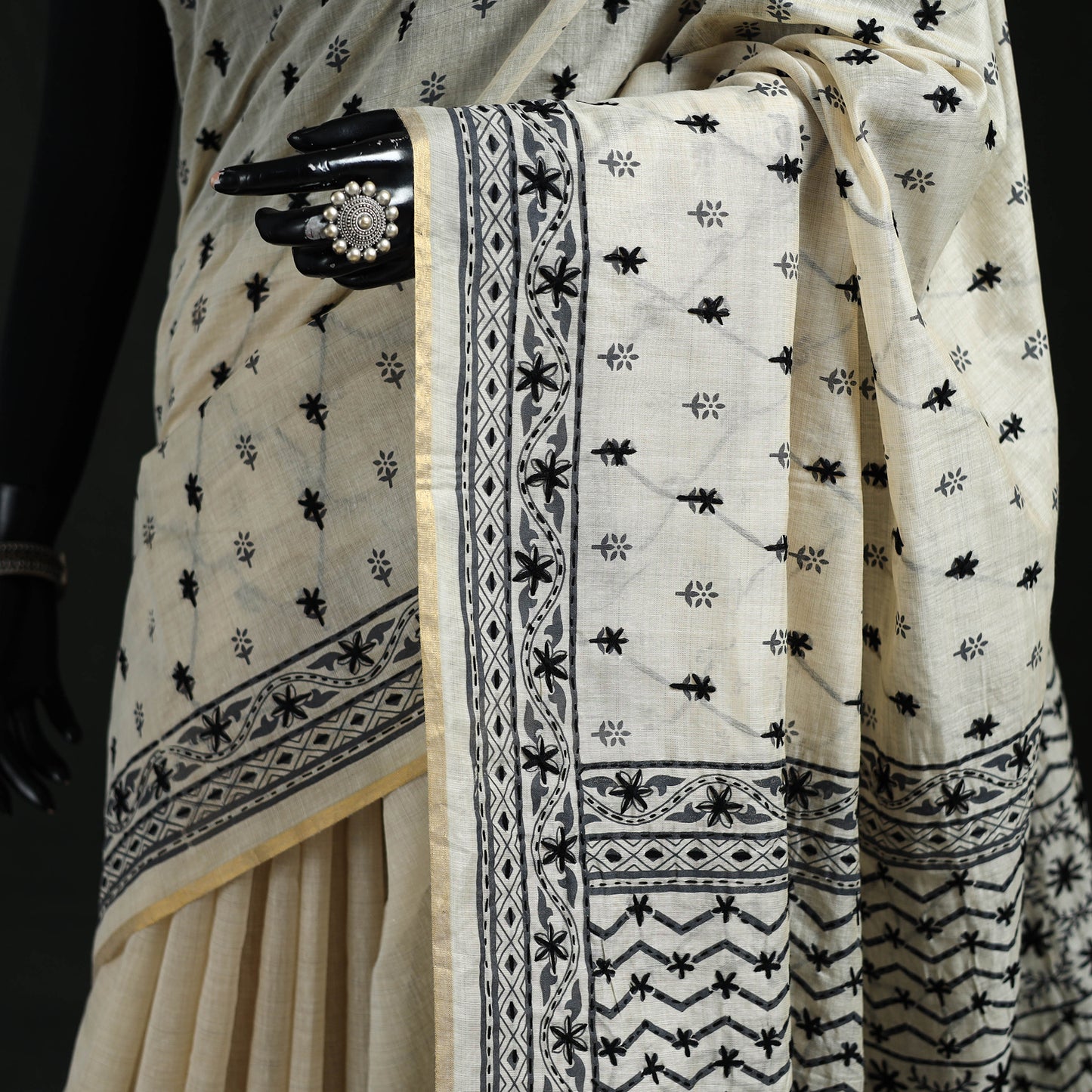 Cream - Bengal Kantha Hand Embroidery Silk Cotton Chapa Work Saree 02